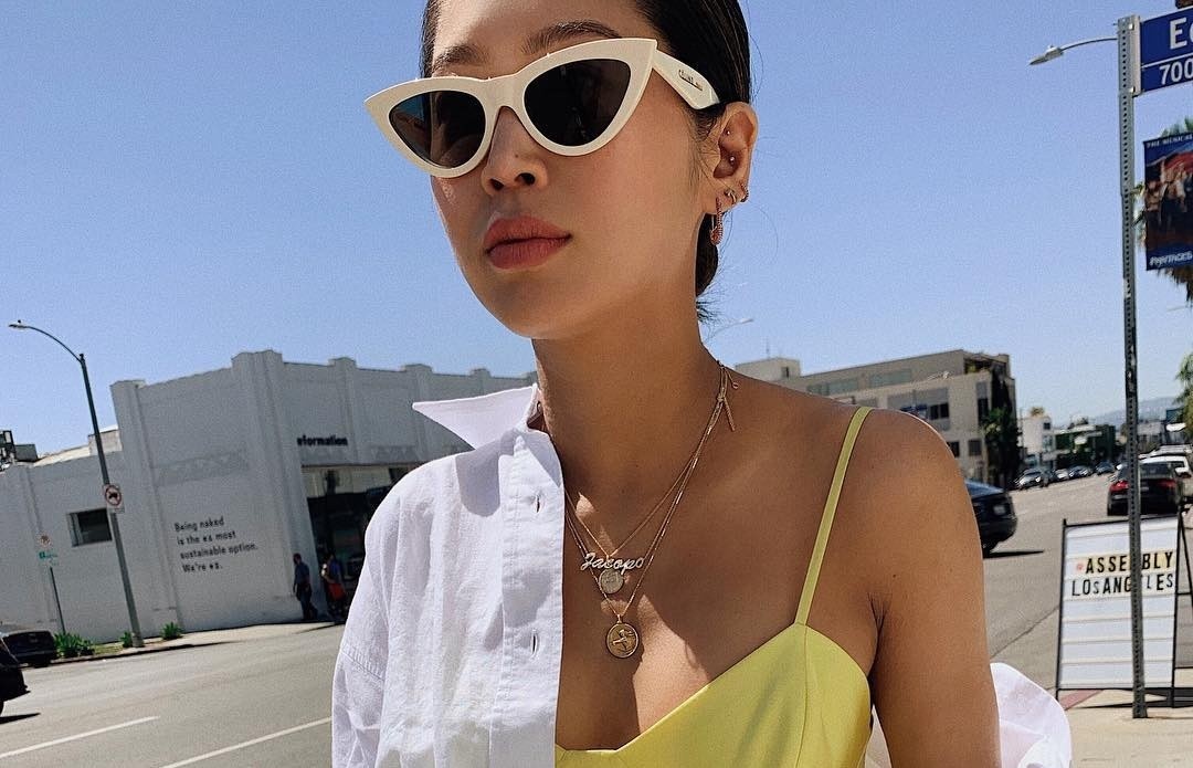 Cac co gai lam the nao de mac vay ao khong lo bap tay to? hinh anh