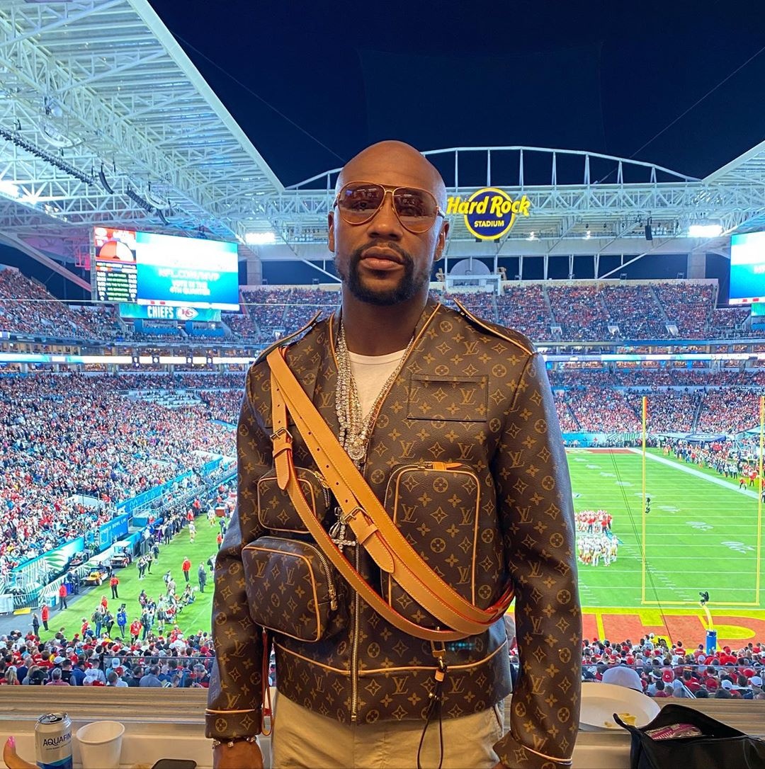 Floyd Mayweather mac do hoa tiet anh 2