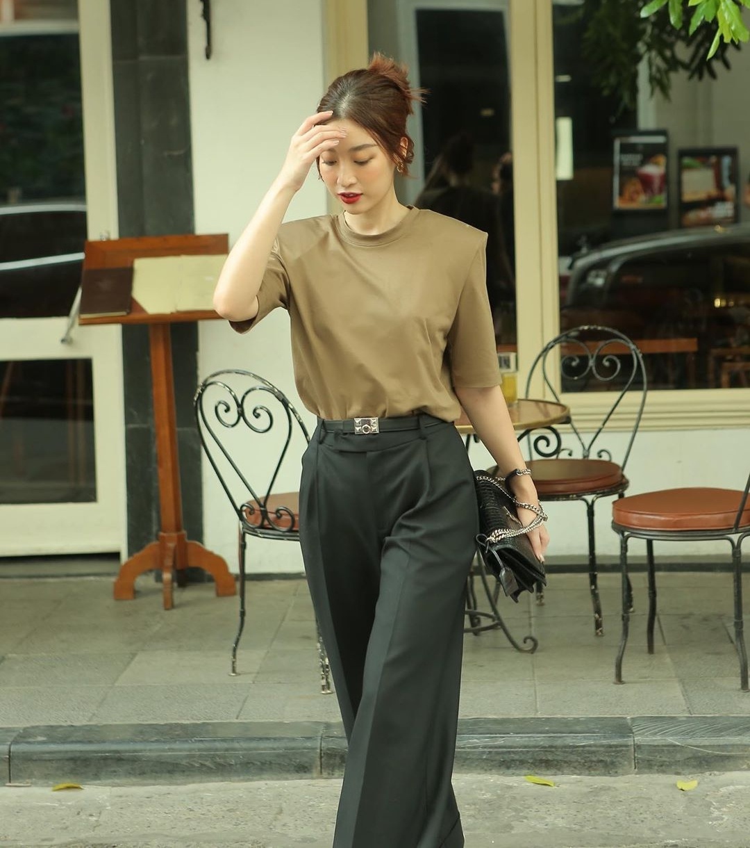 Sao Viet lang xe ao thun don vai anh 6