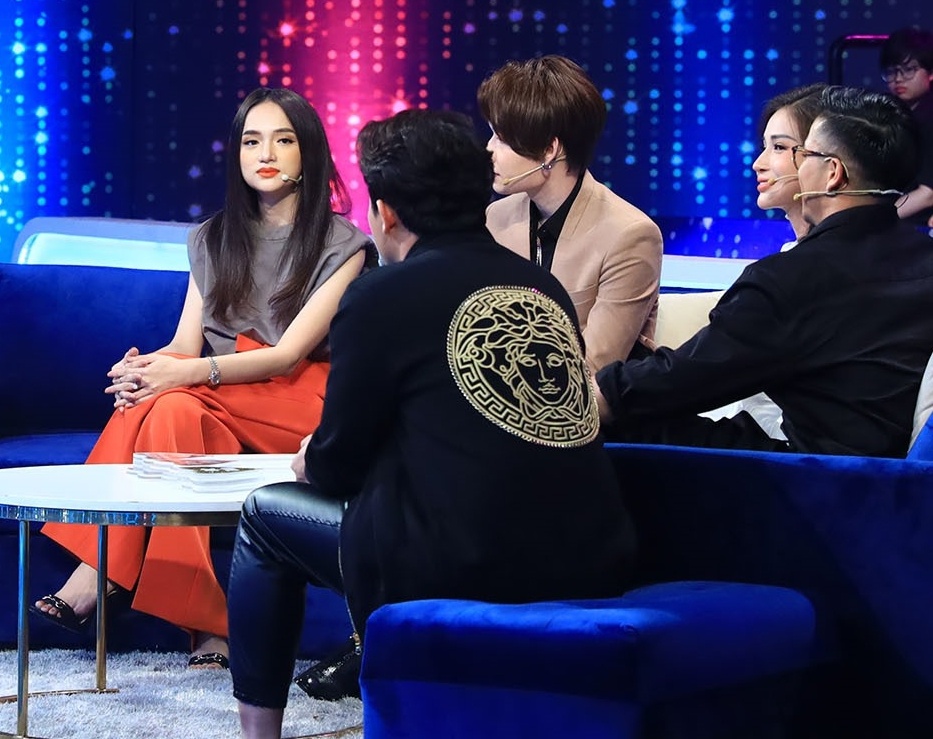 Sao Viet lang xe ao thun don vai anh 4