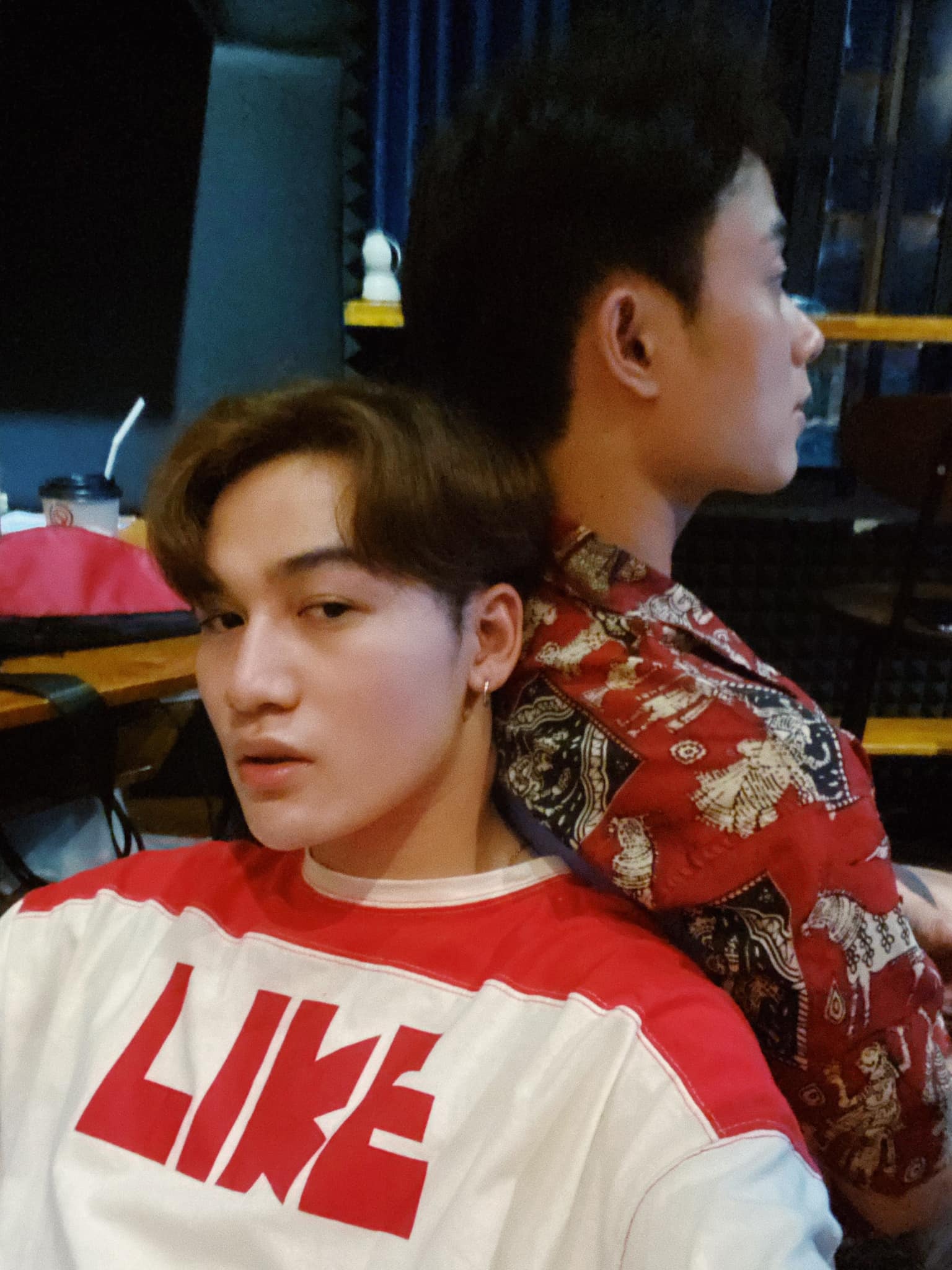 Trang phuc cua hoi ban than Tran Thanh anh 8