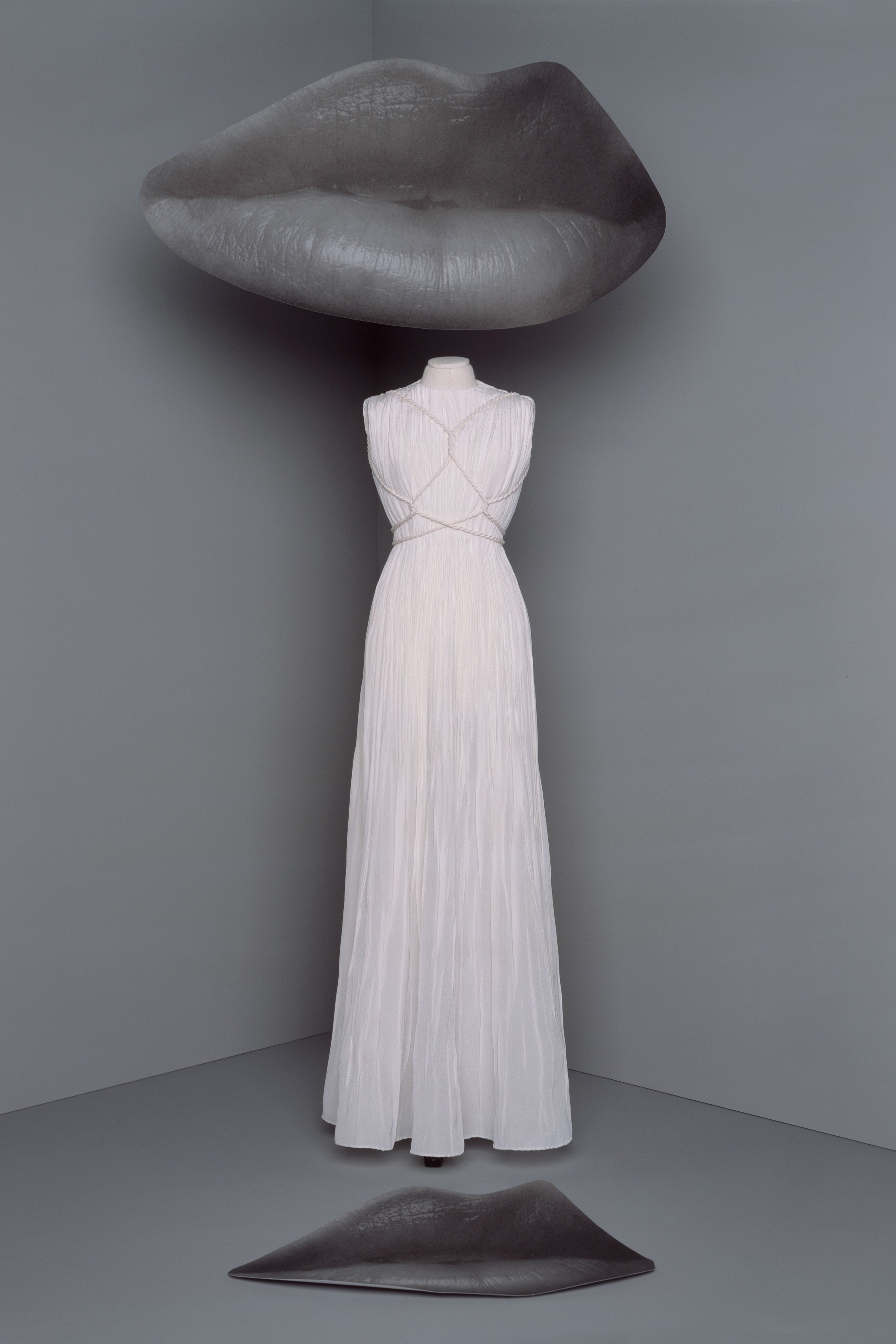 Dior thiet ke vay cho nang tien ca anh 2