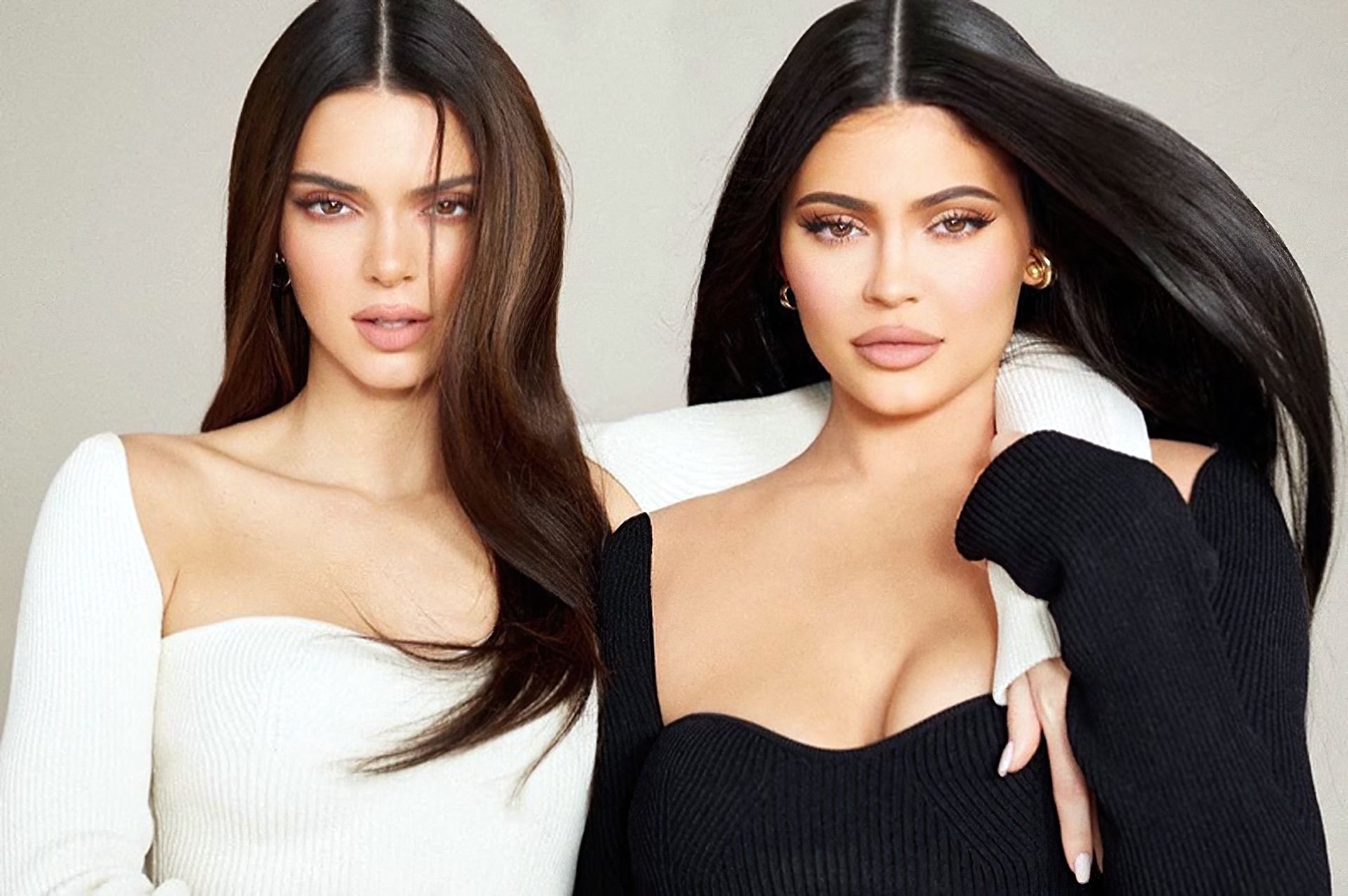 Ngu voi toc uot va cac meo lam dep doc la cua chi em Kardashian hinh anh