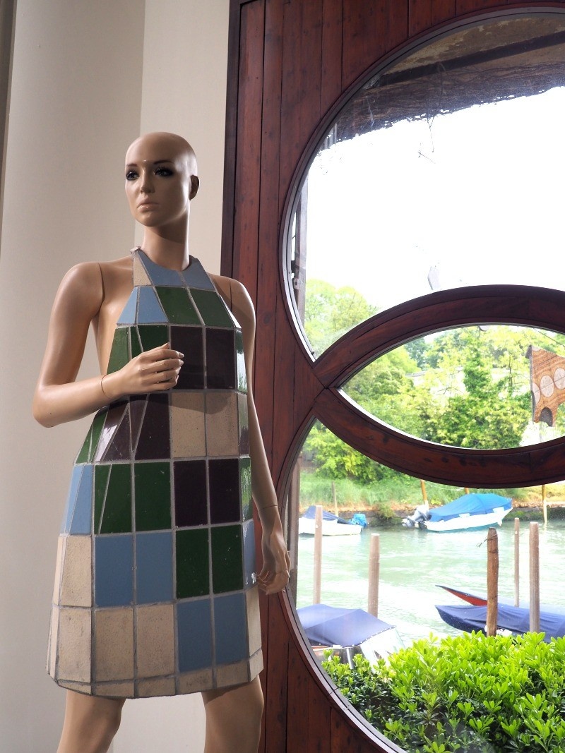 Làm quần áo bằng gạch men ảnh 6 Lam quan ao bang gach men anh 6