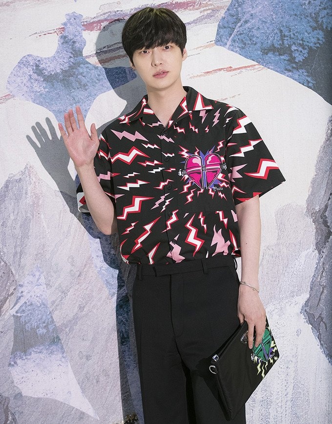 Ahn Jae Hyun xuong sac anh 12