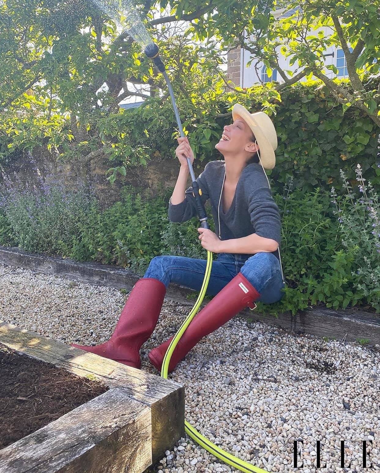 Gigi Hadid chup anh bai tap chi anh 3