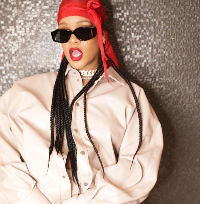 Rihanna mac goi cam anh 6