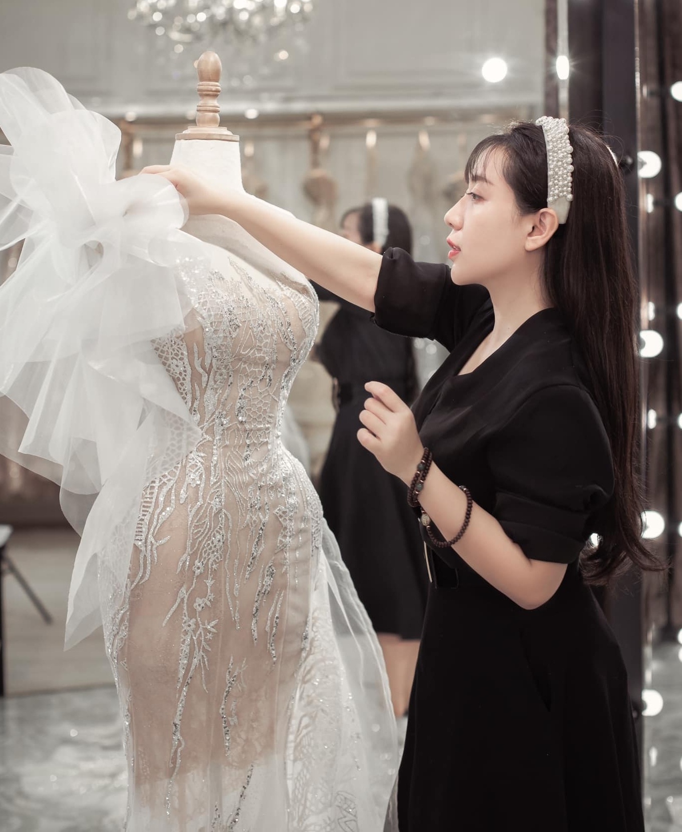 đấu giá trang phục  ảnh 5 dau gia trang phuc anh 5