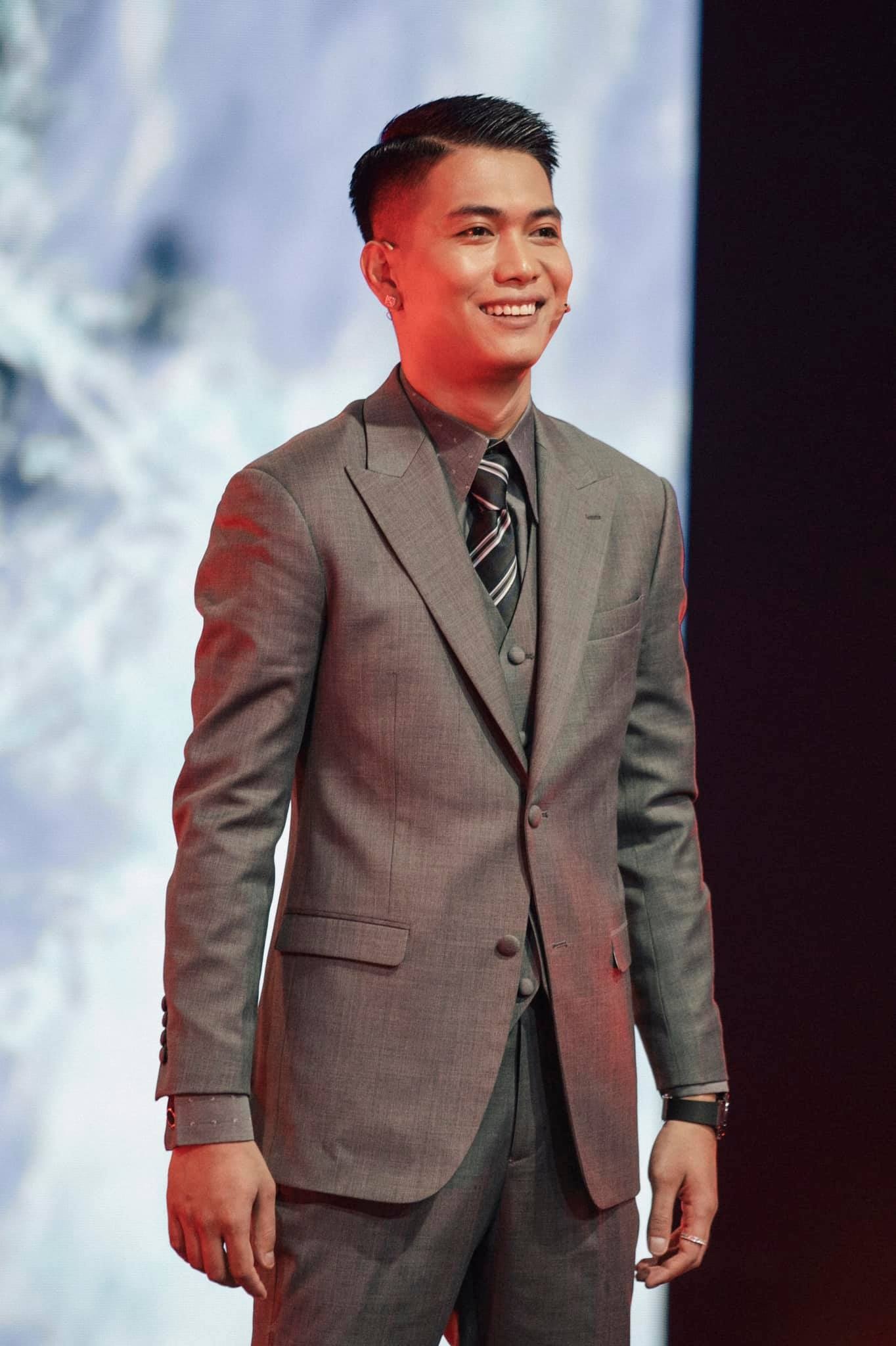 Lil' Knight mac ao phao anh 2