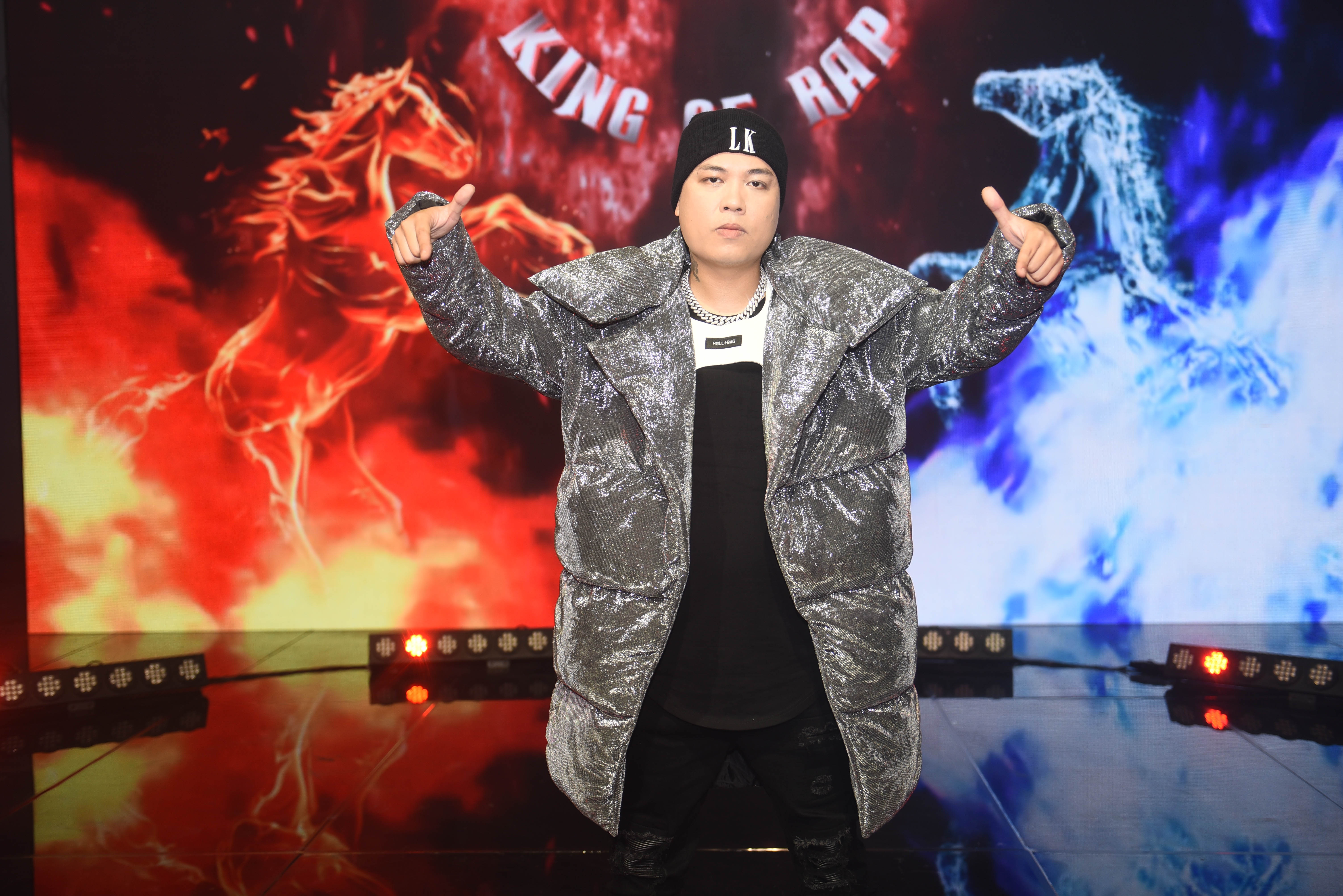 Lil' Knight mac ao phao anh 4