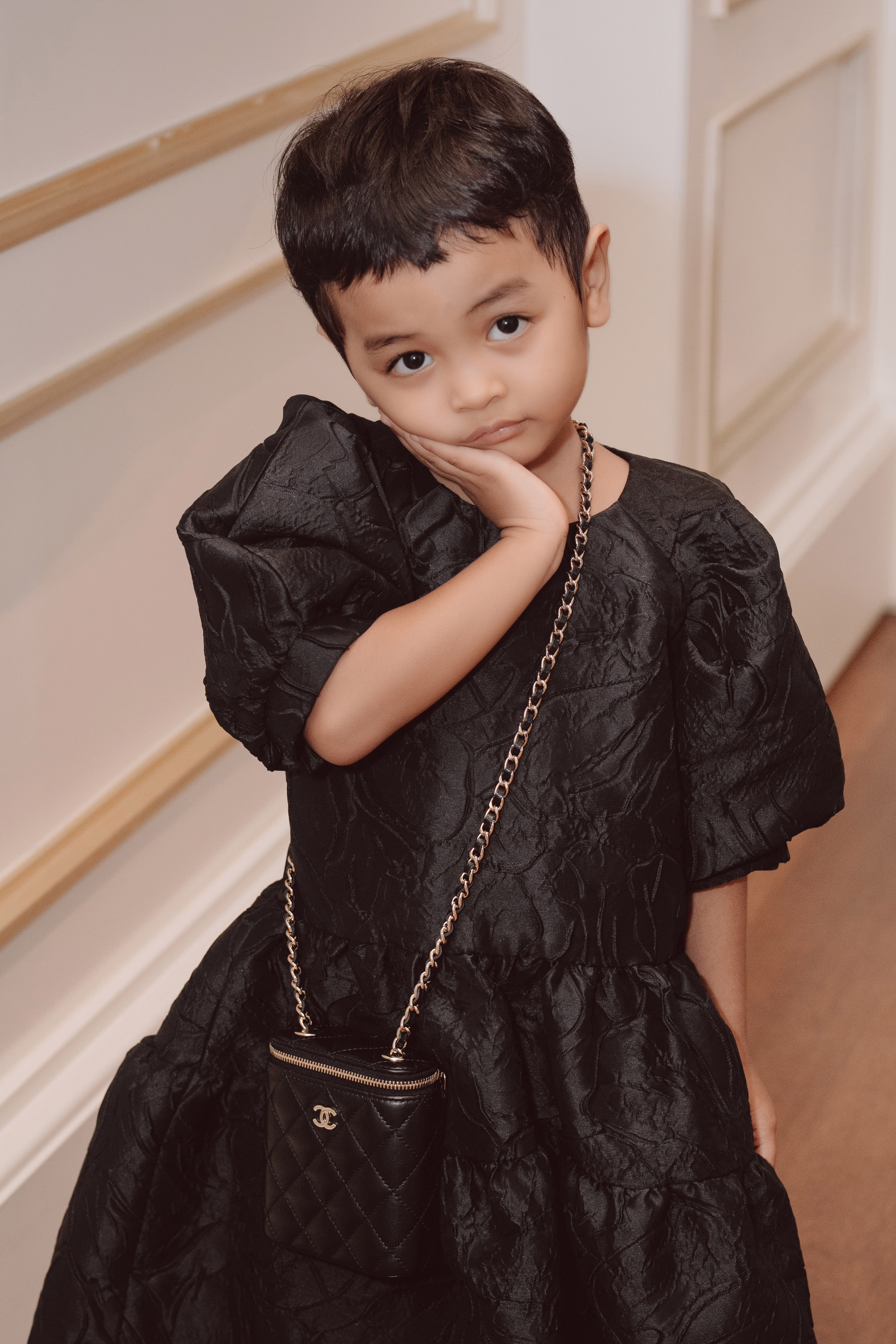 Do Manh Cuong cho con xai hang hieu anh 2