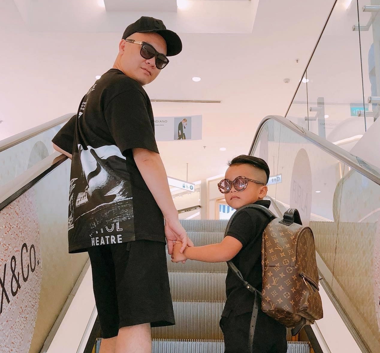 Do Manh Cuong cho con xai hang hieu anh 4