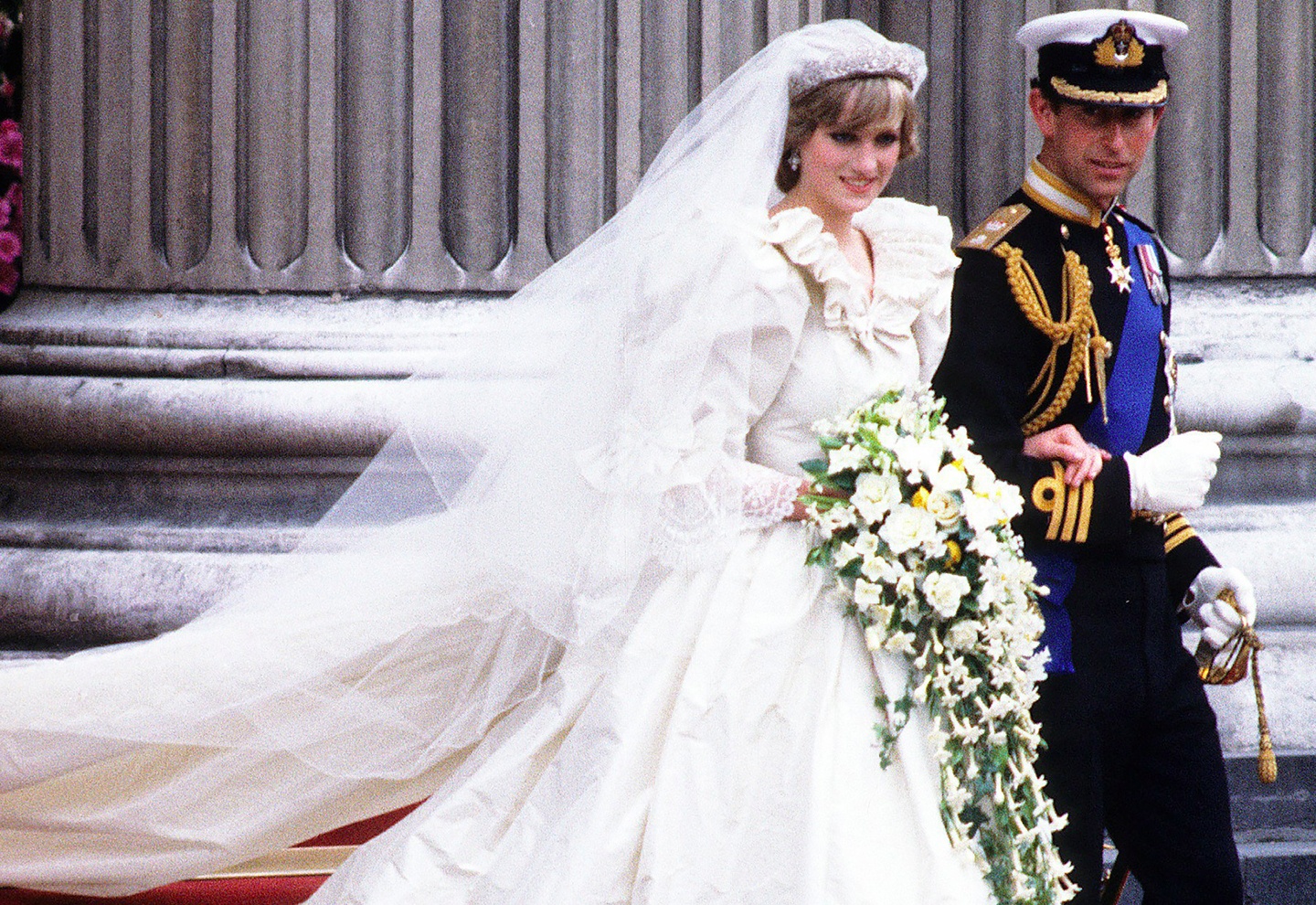 Bi mat ve vay cuoi cua Cong nuong Diana hinh anh