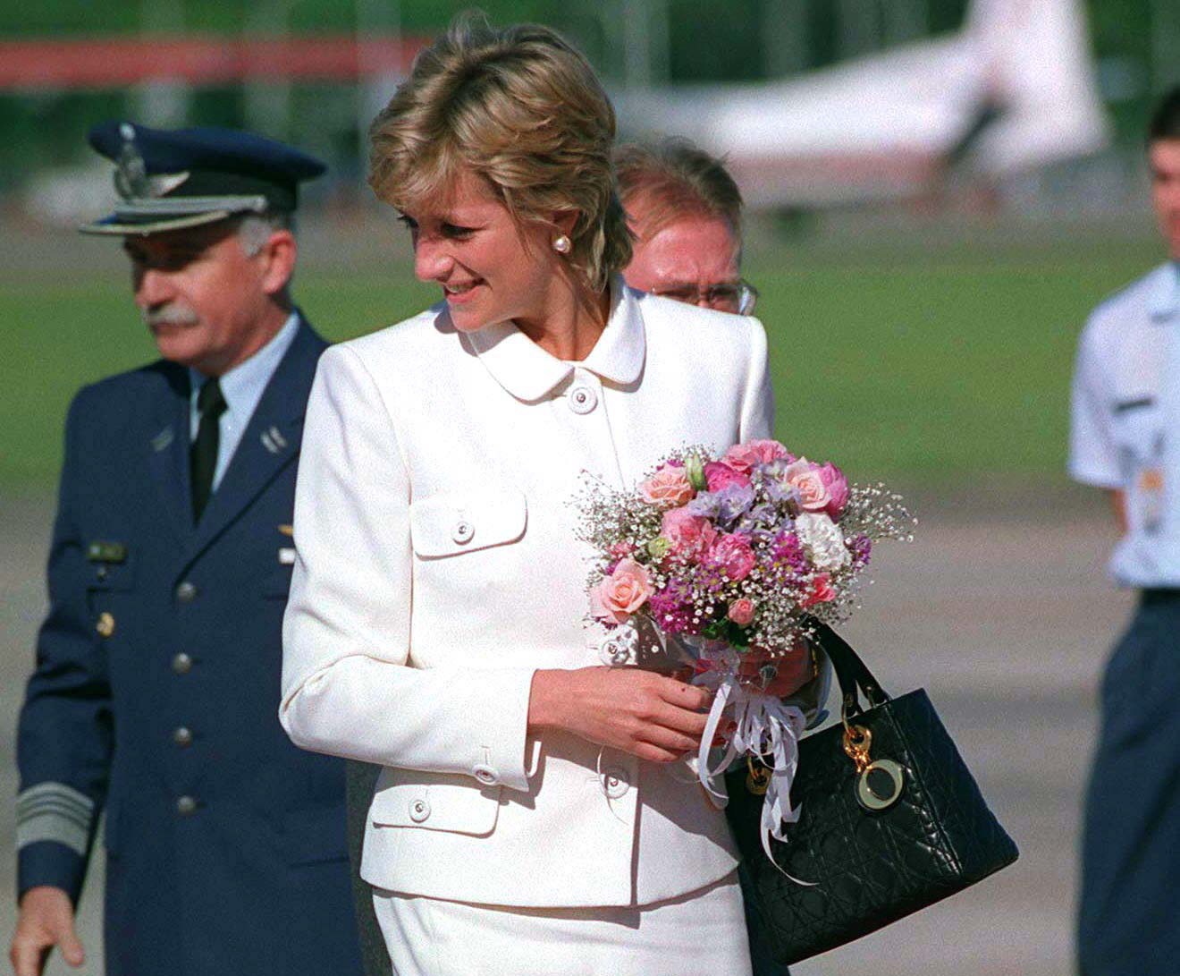 Tui xach kinh dien anh 5