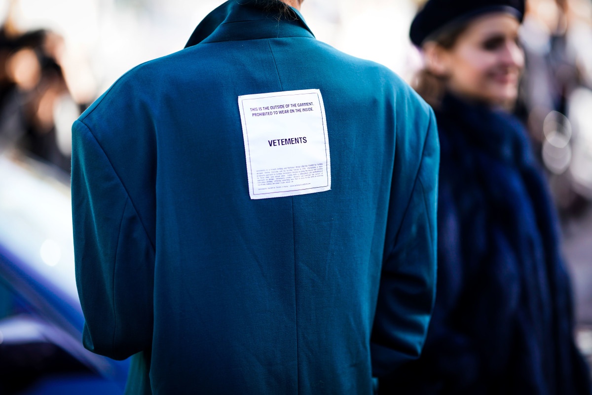 Hang Vetements to Balenciaga an cap y tuong hinh anh