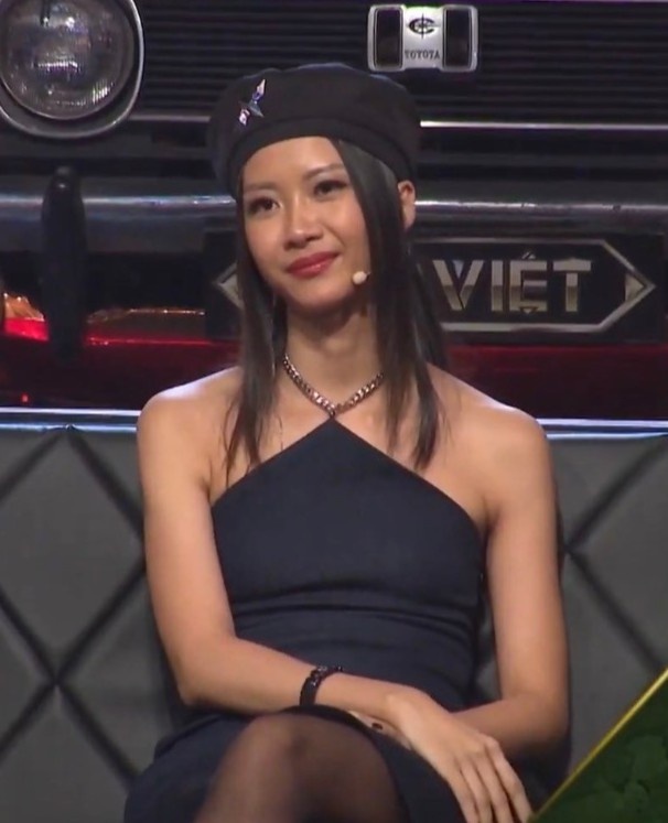 Suboi mặc đồ giống Lisa  ảnh 1 Suboi mac do giong Lisa anh 1