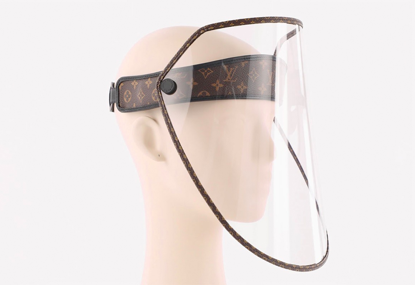 Louis Vuitton ban man chan mat voi gia gan 1.000 USD hinh anh