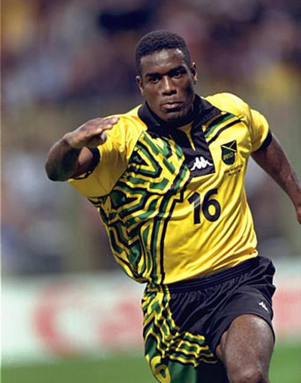 Ao dau the thao anh 10