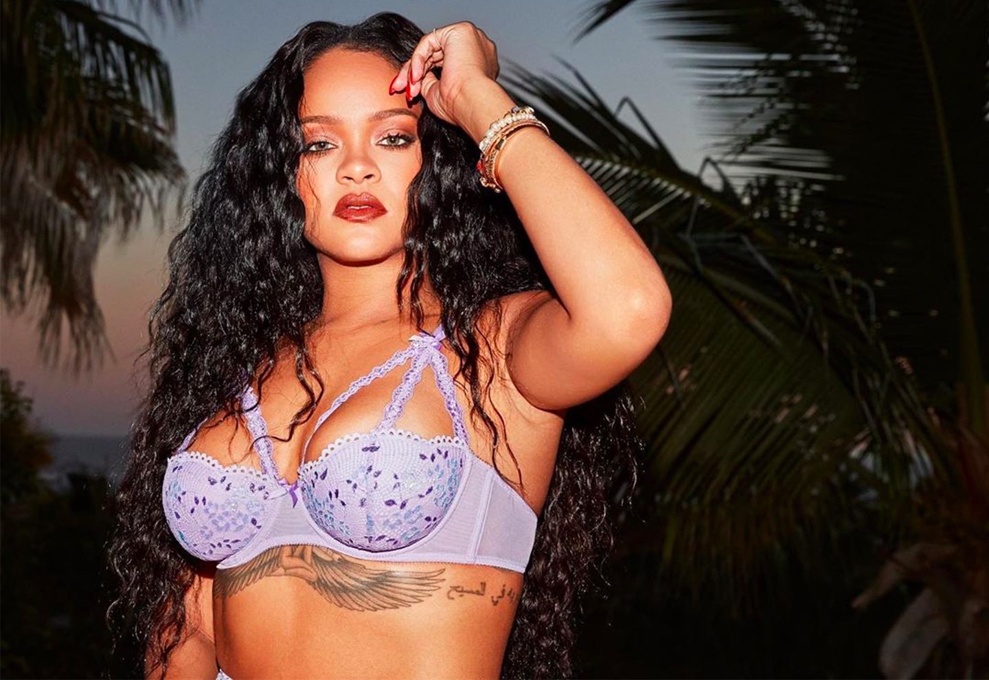 Rihanna: 'Nguoi da mau cung can boi kem chong nang' hinh anh