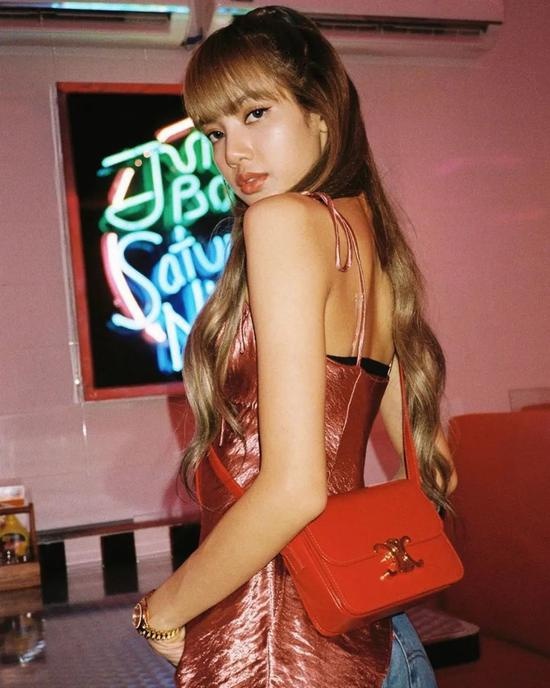 Bella Hadid mac ao xuyen thau anh 3