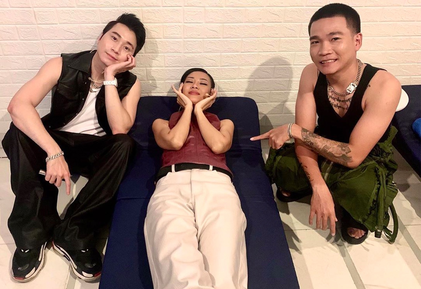 Karik, Wowy chuong dien tank top va vong co xich hinh anh