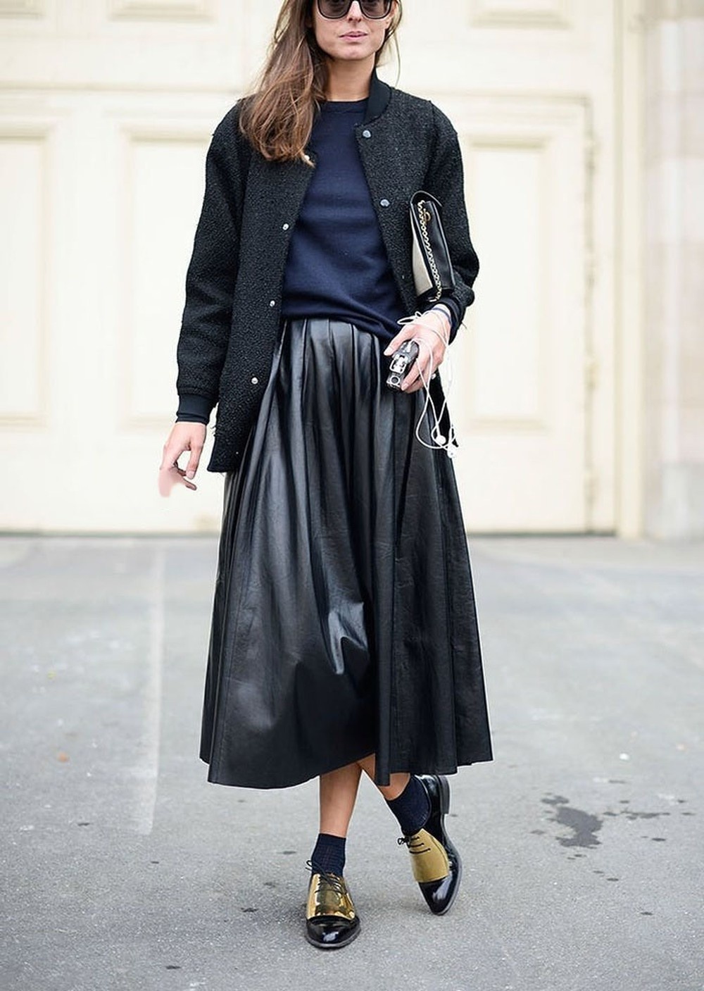 Phoi mau trang phuc cung iPhone anh 10