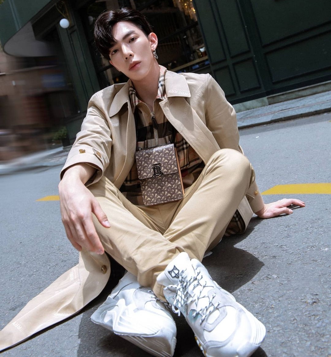 Ngo Kien Huy mac do noi anh 4