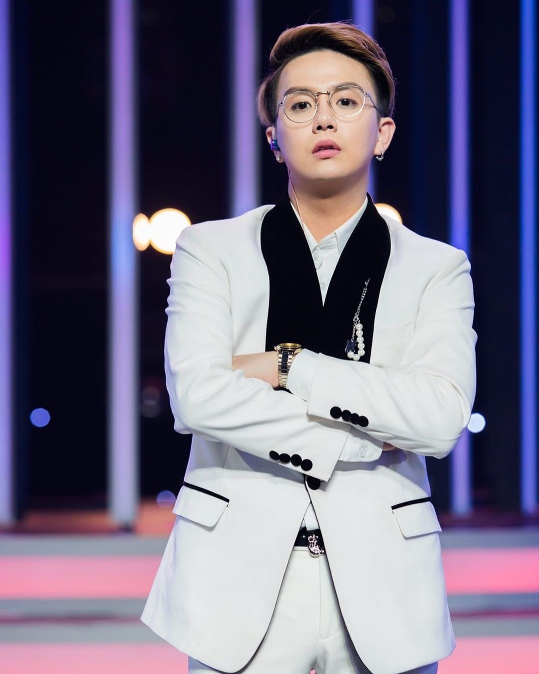 Ngo Kien Huy mac do noi anh 9