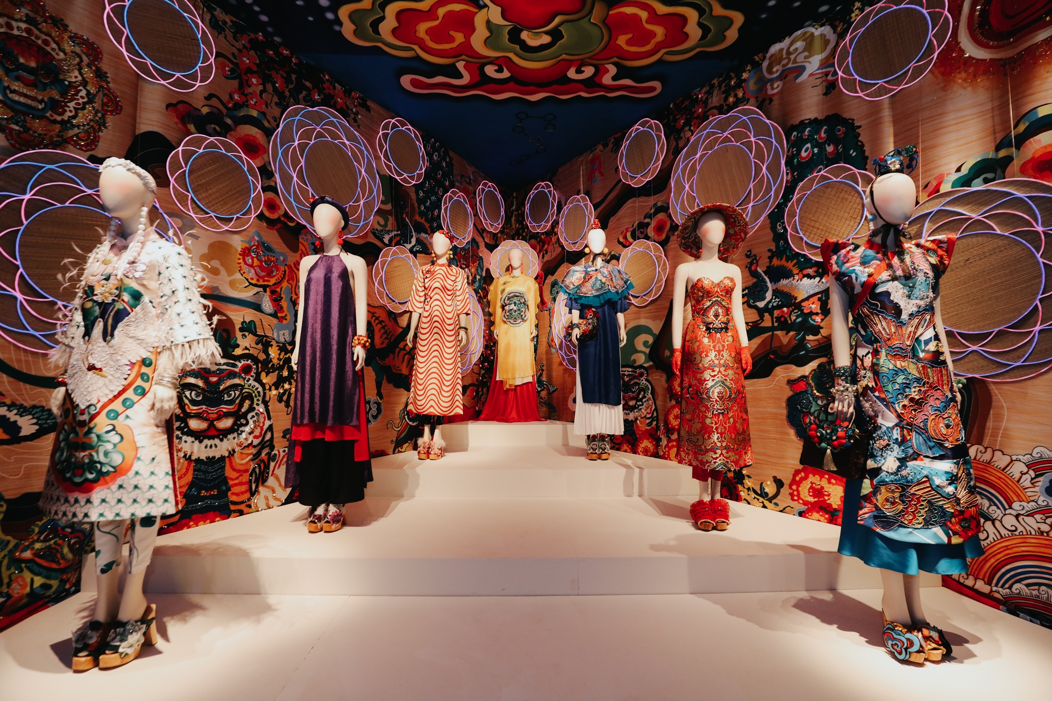 Trien lam thoi trang anh 1