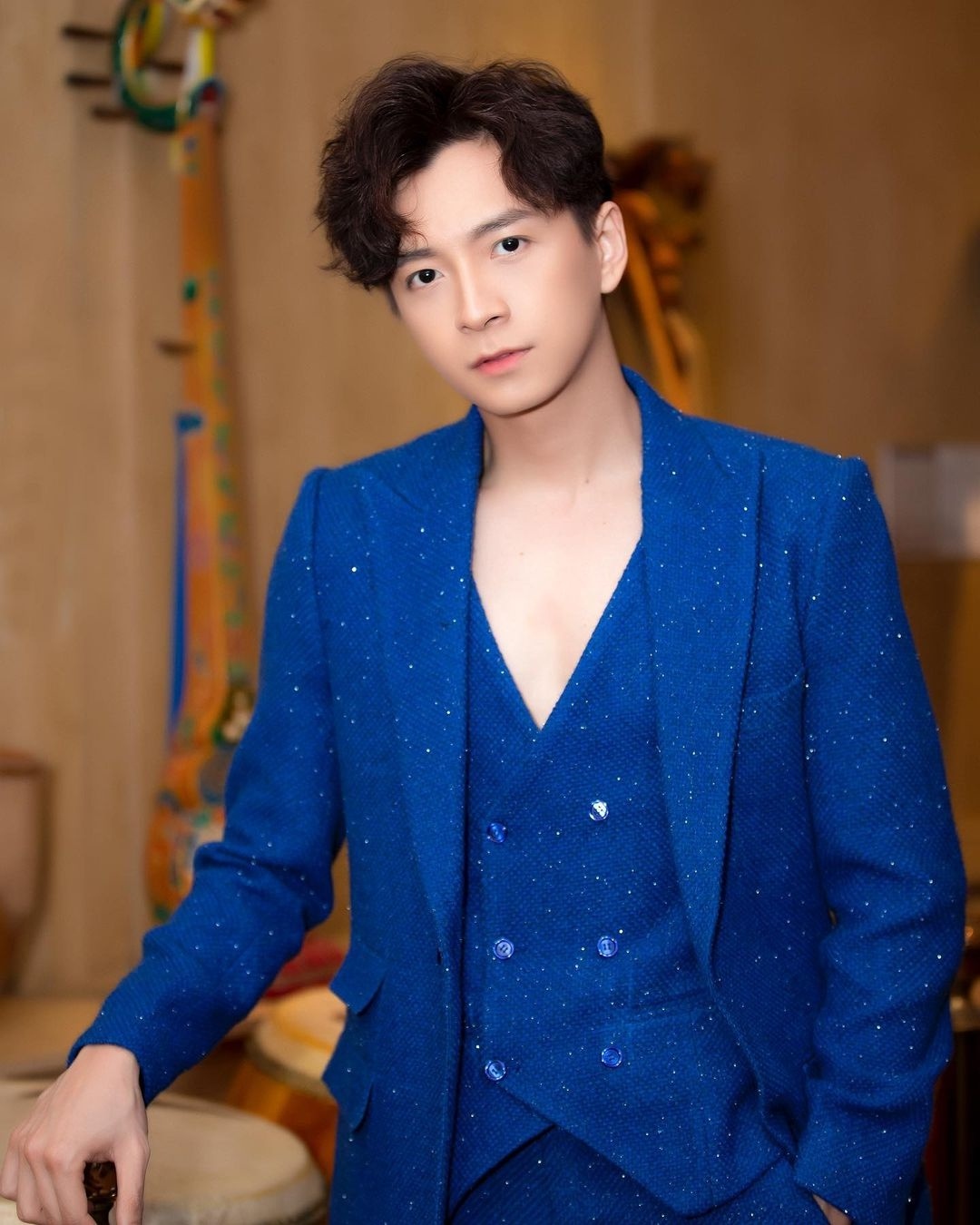 Erik mac ao luoi anh 2