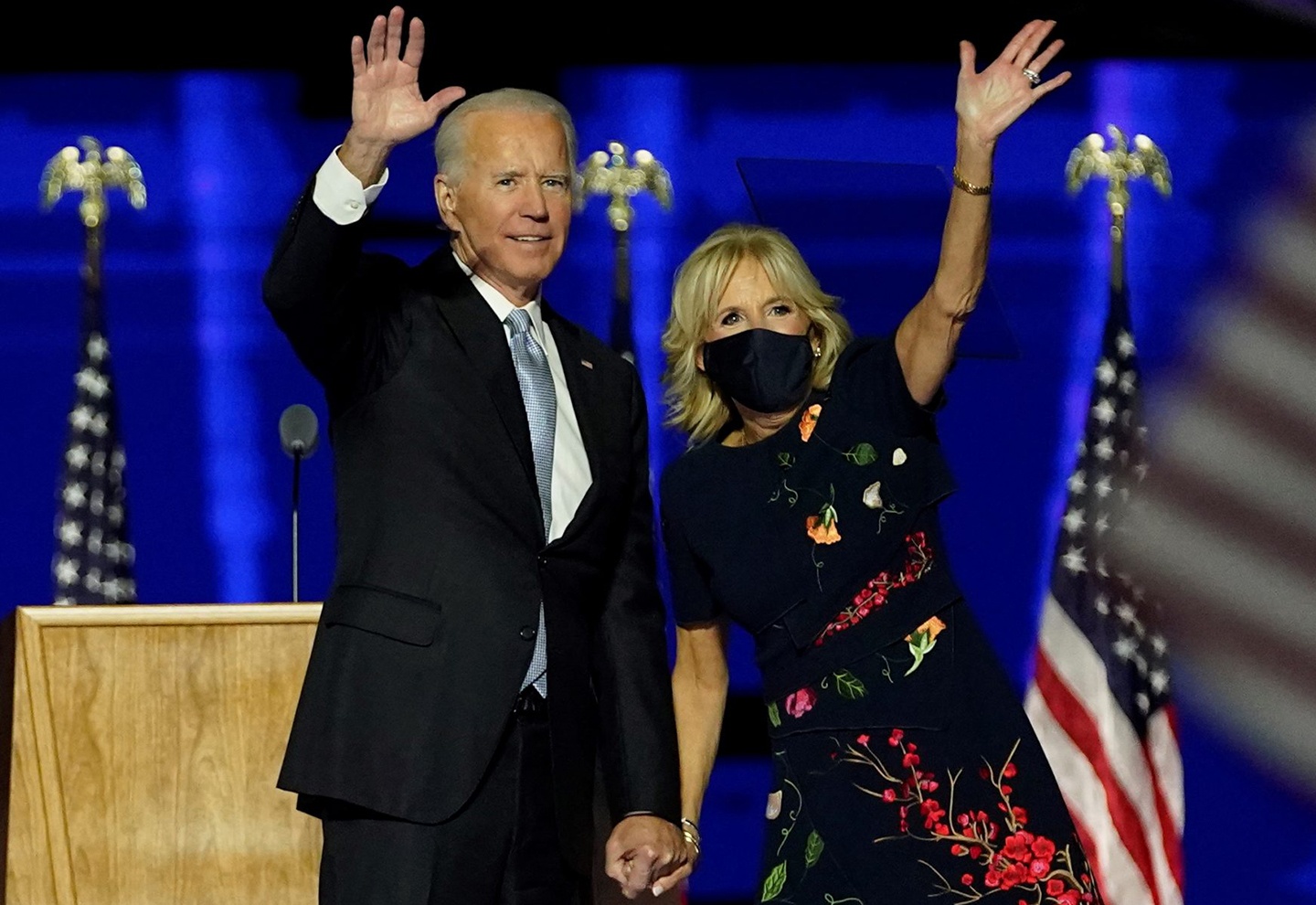 Ba Jill Biden giup vay 5.690 USD chay hang hinh anh