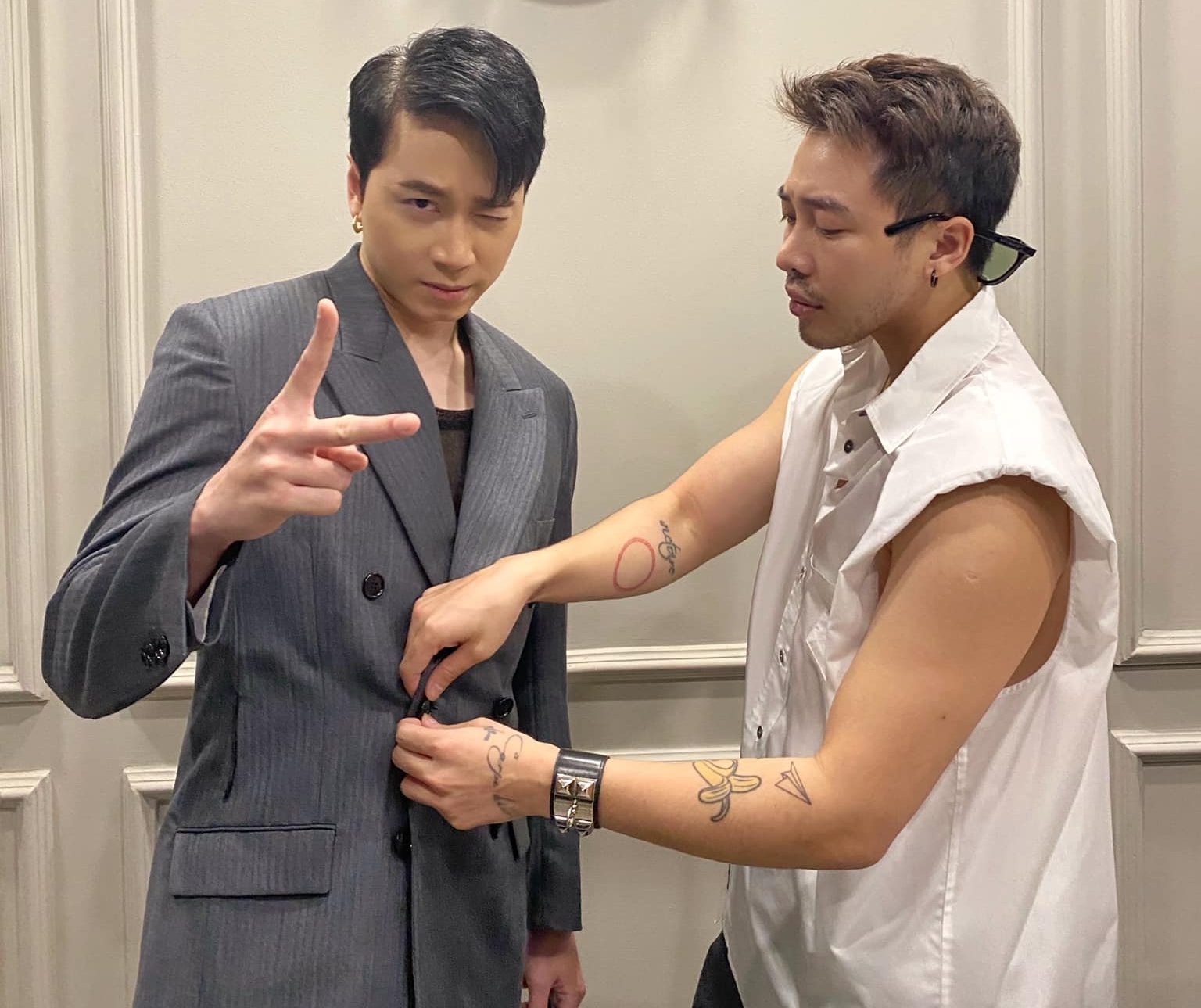 Karik dien suit Dior anh 2