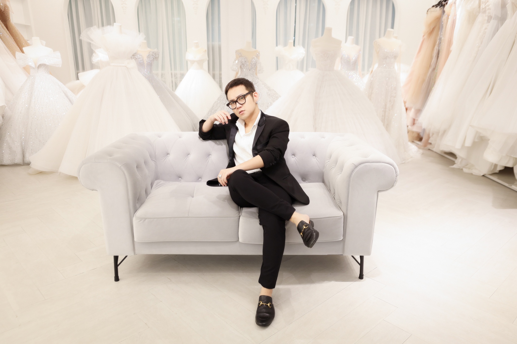 vay cuoi Chung Thanh Phong anh 6