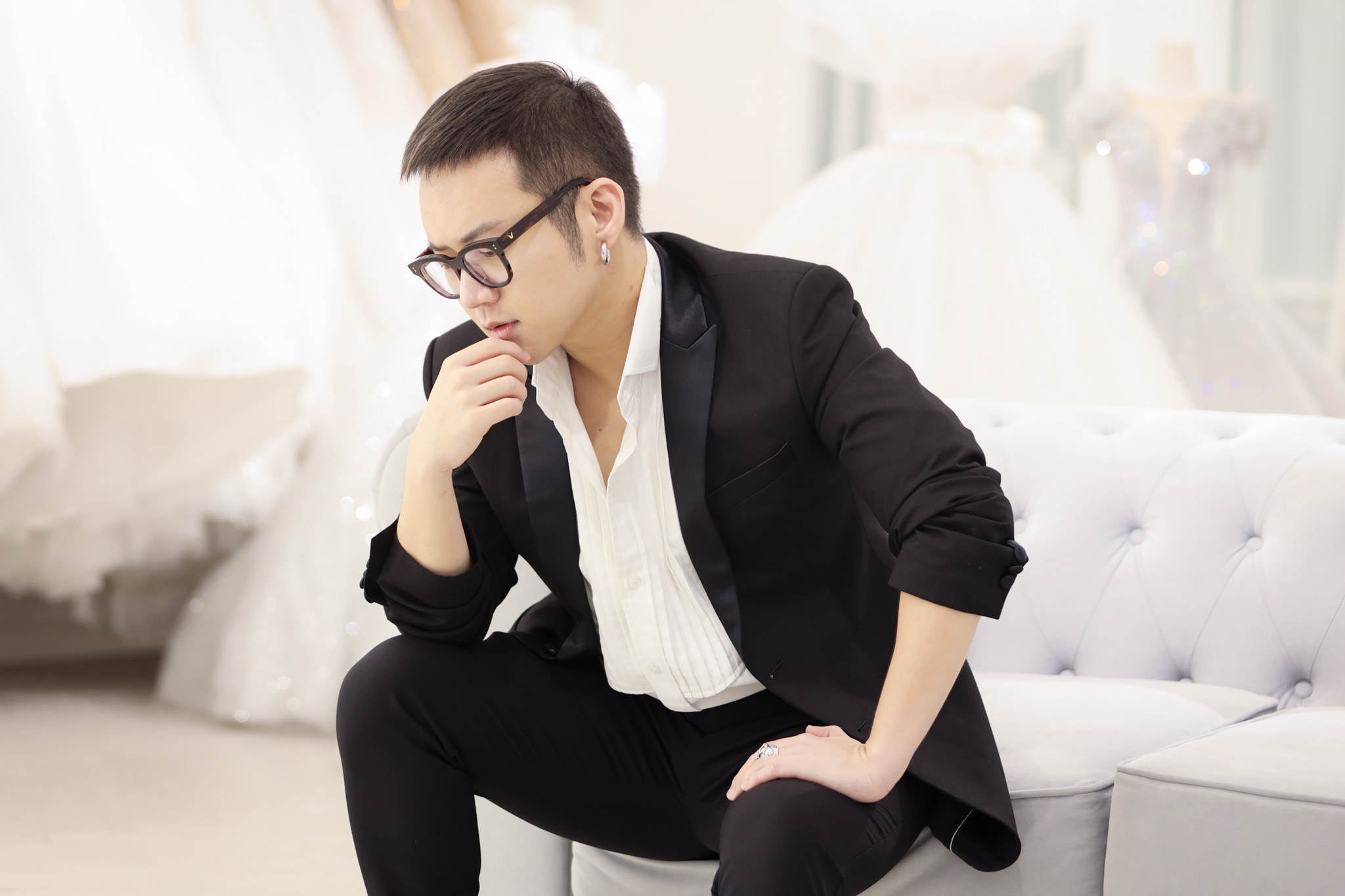 vay cuoi Chung Thanh Phong anh 4