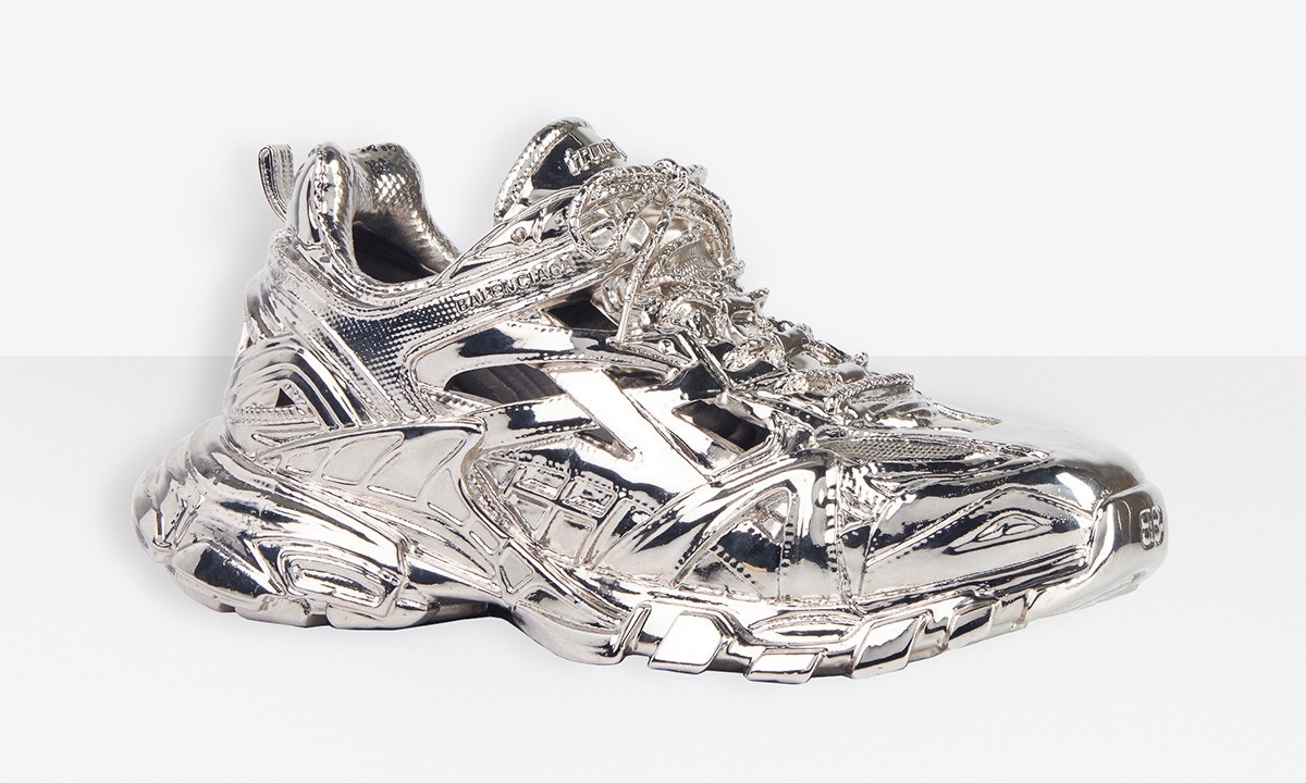 Balenciaga bi che khi ban giay lam bang dong thau gia 5.750 USD hinh anh