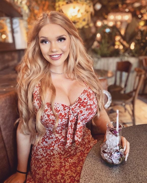 Co gai mac chung tam than anh 1