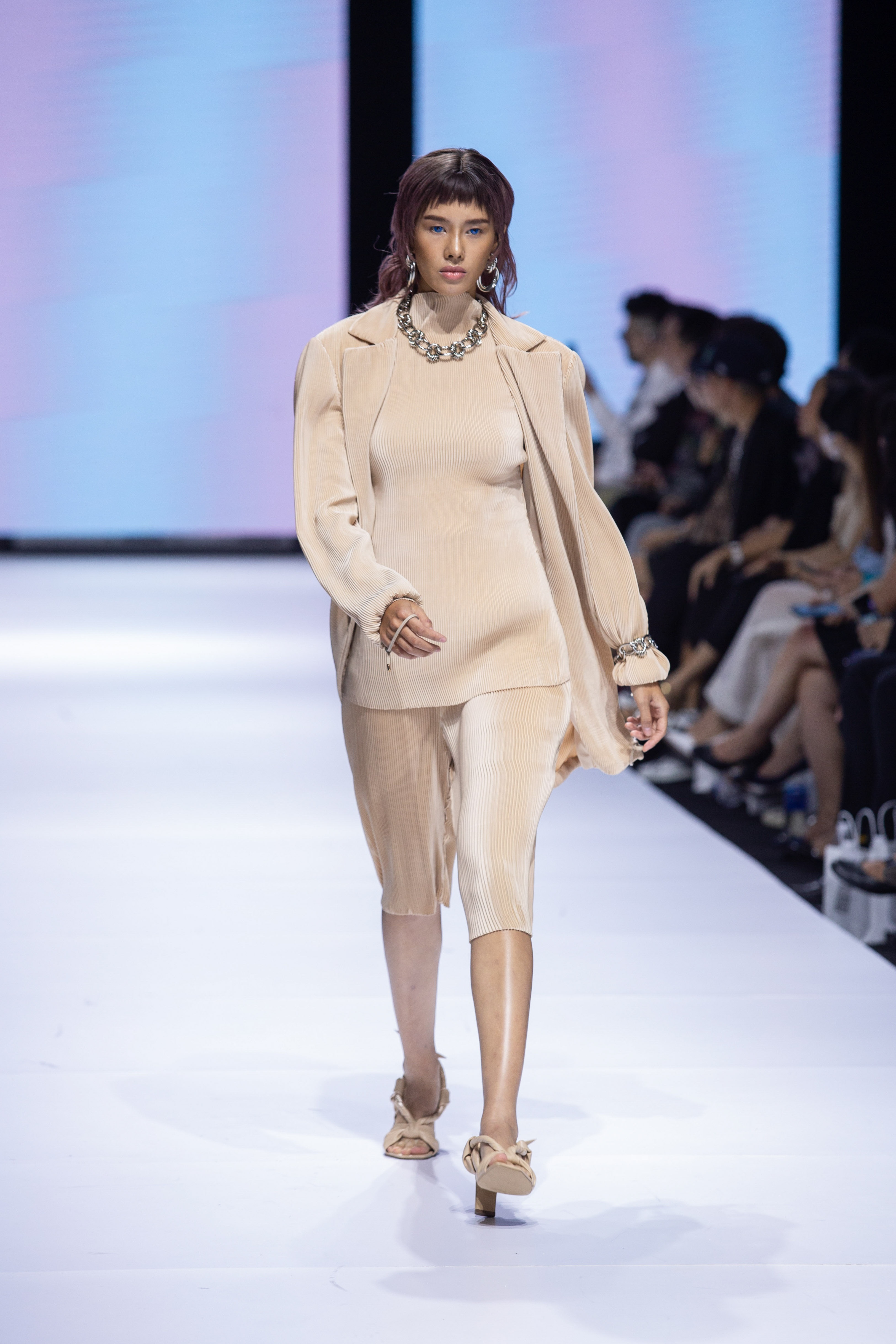 show Cong Tri anh 19