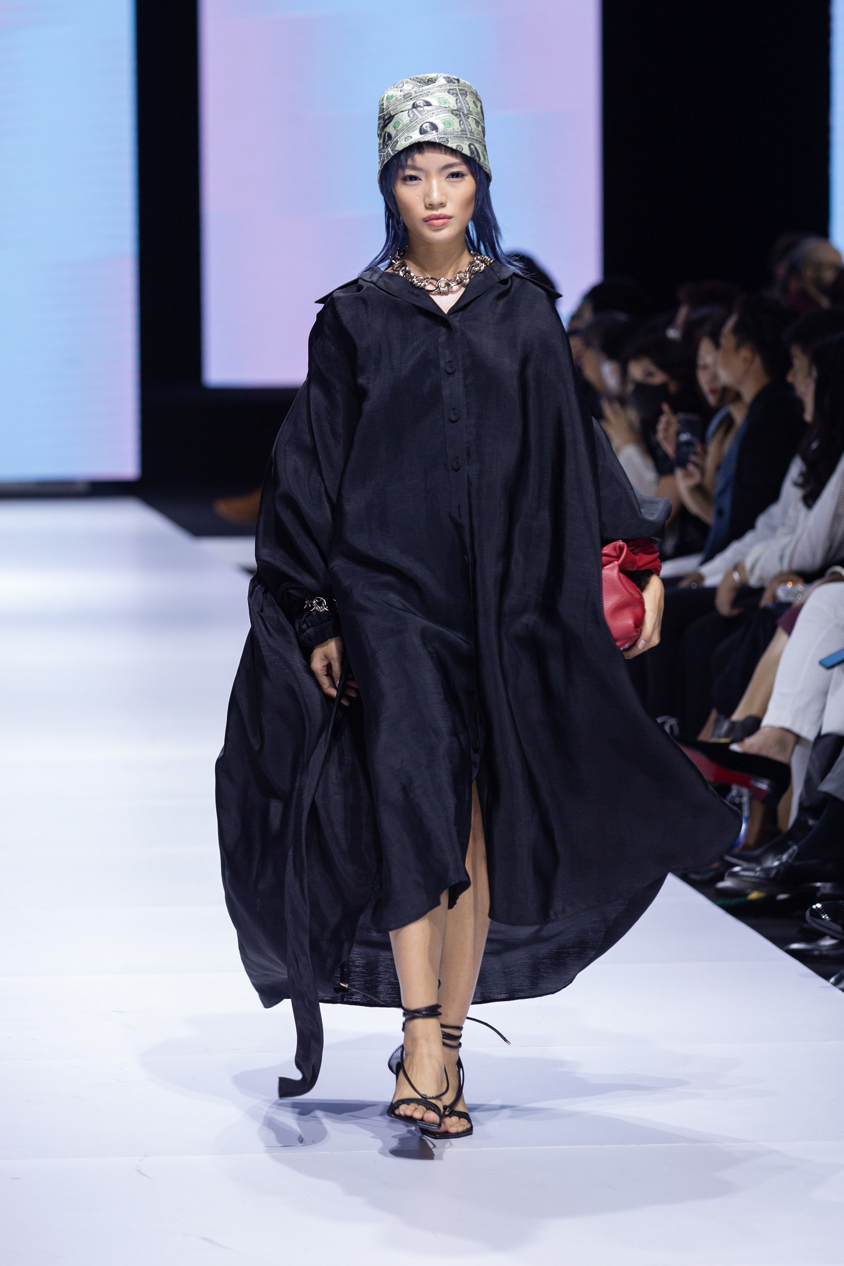 show Cong Tri anh 16