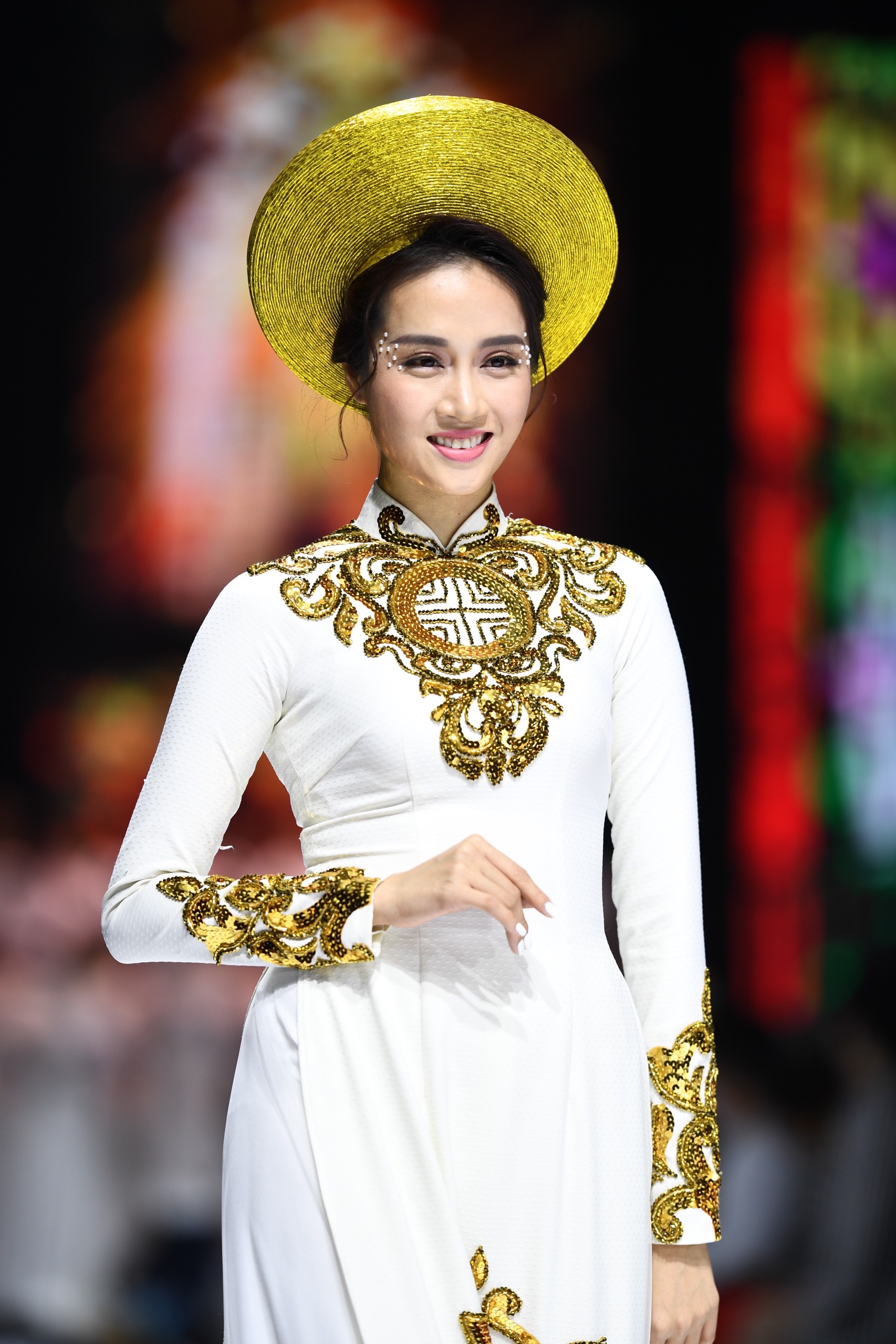 NTK Minh Chau anh 16