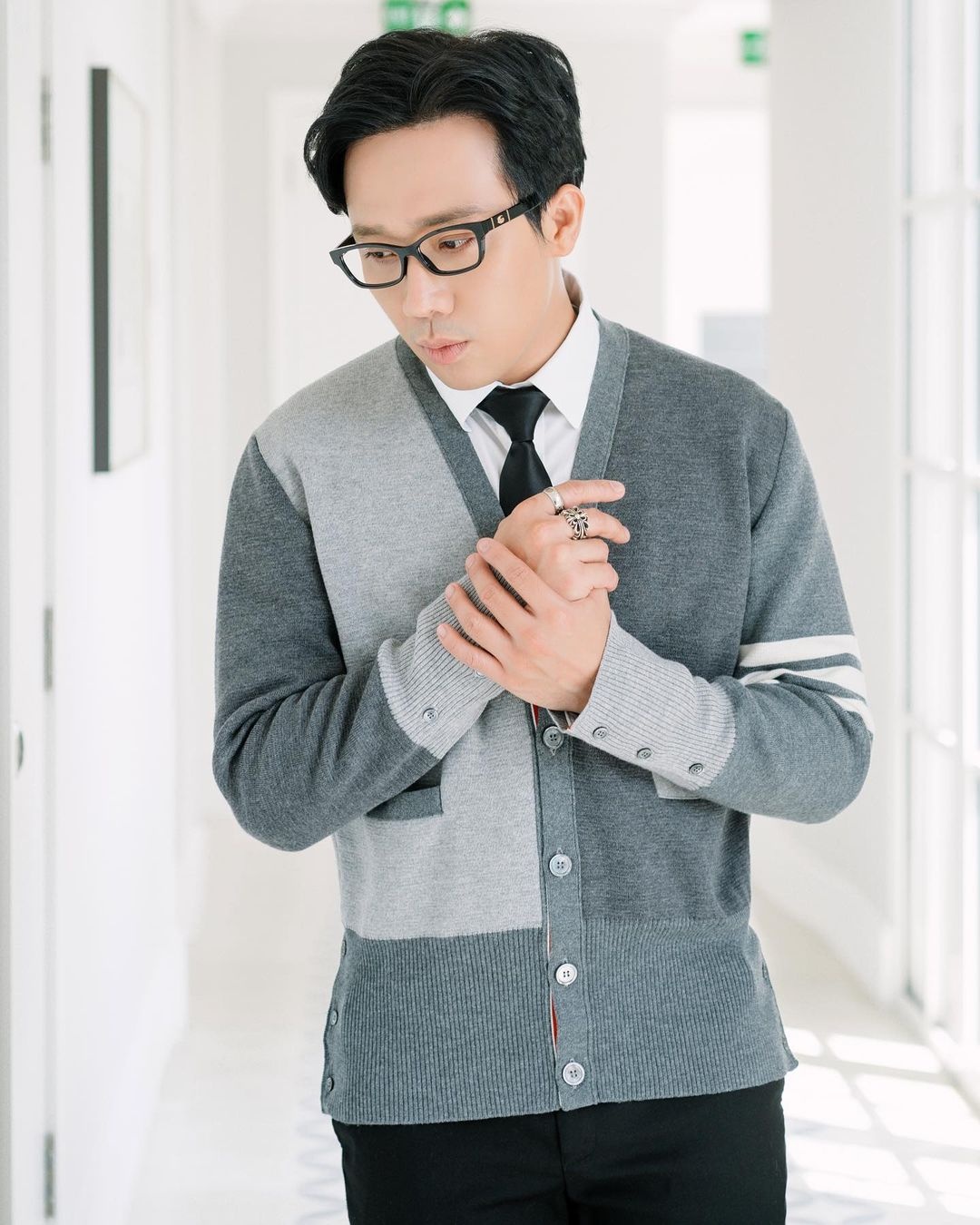 Tran Thanh mac do lich lam anh 1