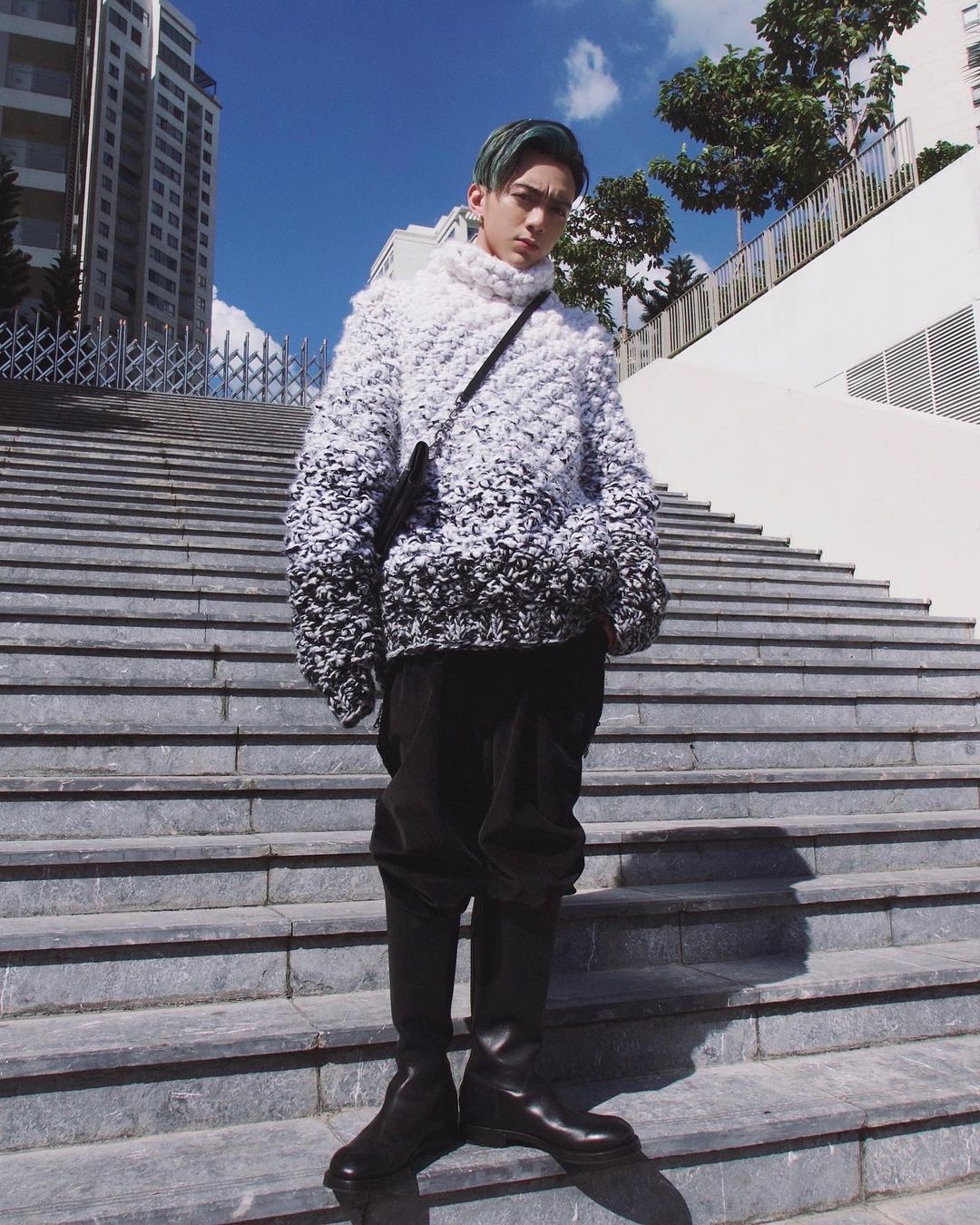 Tran Thanh mac do lich lam anh 2