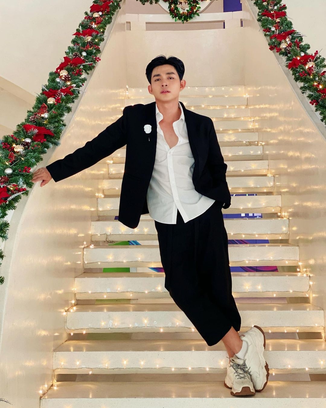 Tran Thanh mac do lich lam anh 6