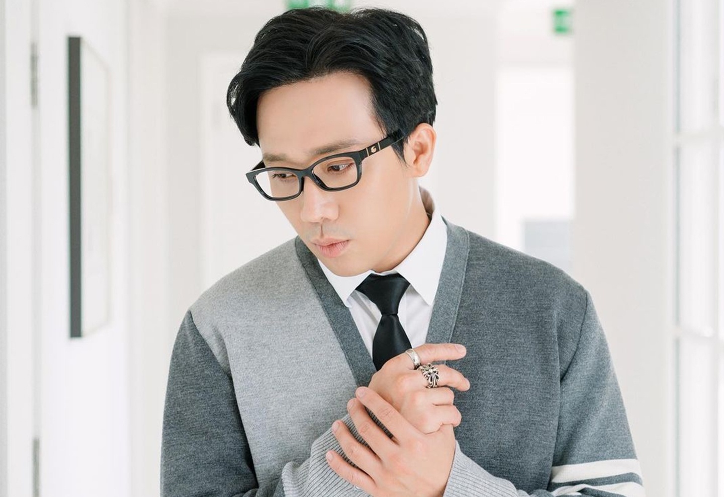 Tran Thanh, Soobin Hoang Son cuoi nam mac do ca tinh hinh anh