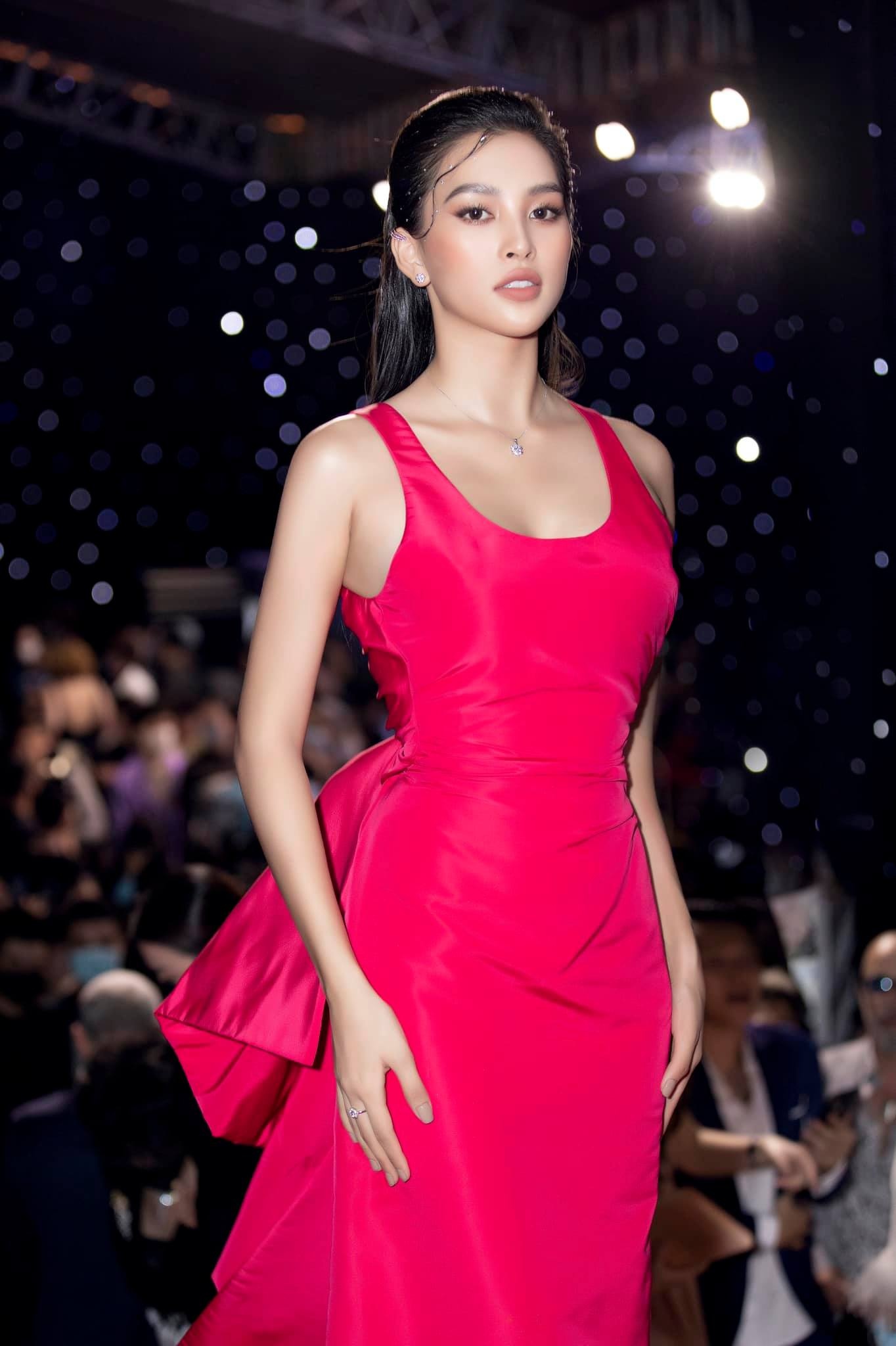 Tiểu Vy chuộng đồ gợi cảm ảnh 3 Tieu Vy chuong do goi cam anh 3