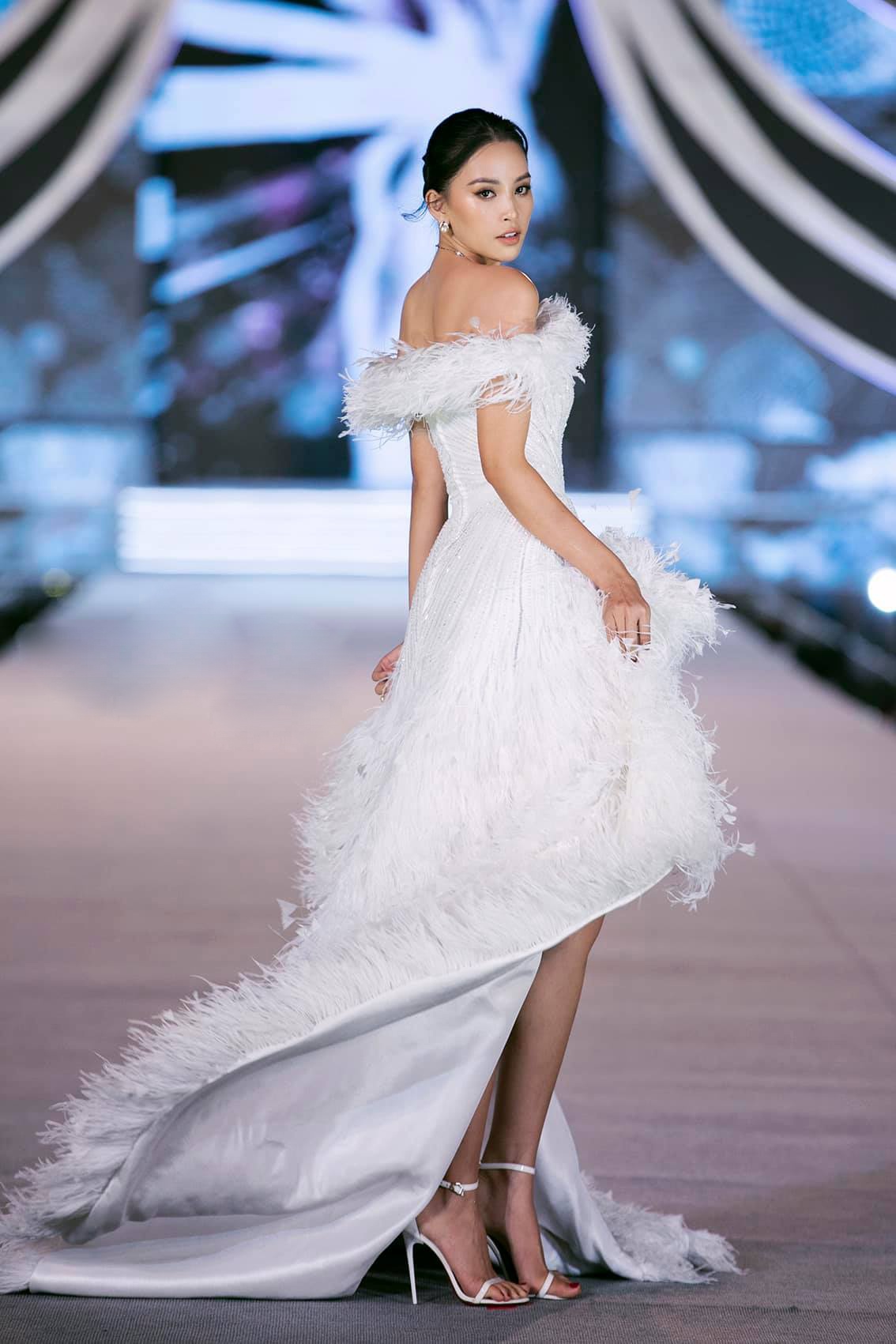 Tiểu Vy chuộng đồ gợi cảm ảnh 7 Tieu Vy chuong do goi cam anh 7