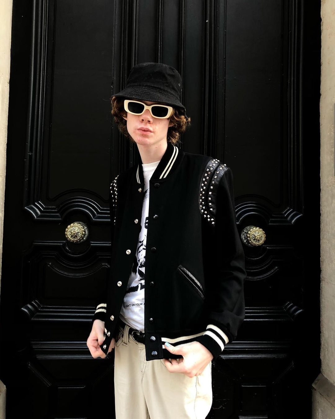 mẫu nam diễn trên đường phố ảnh 7 mau nam dien tren duong pho anh 7