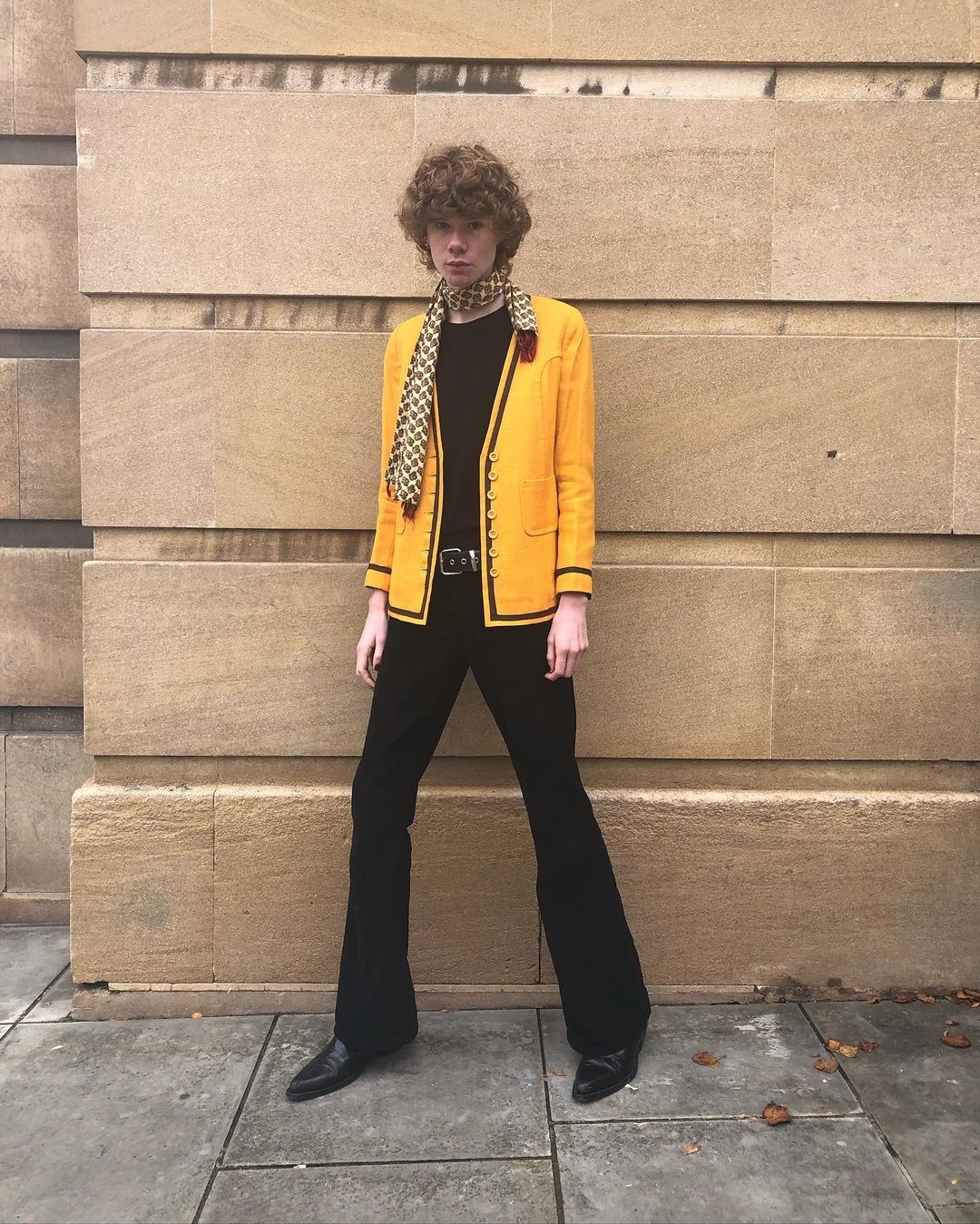 mẫu nam diễn trên đường phố ảnh 5 mau nam dien tren duong pho anh 5