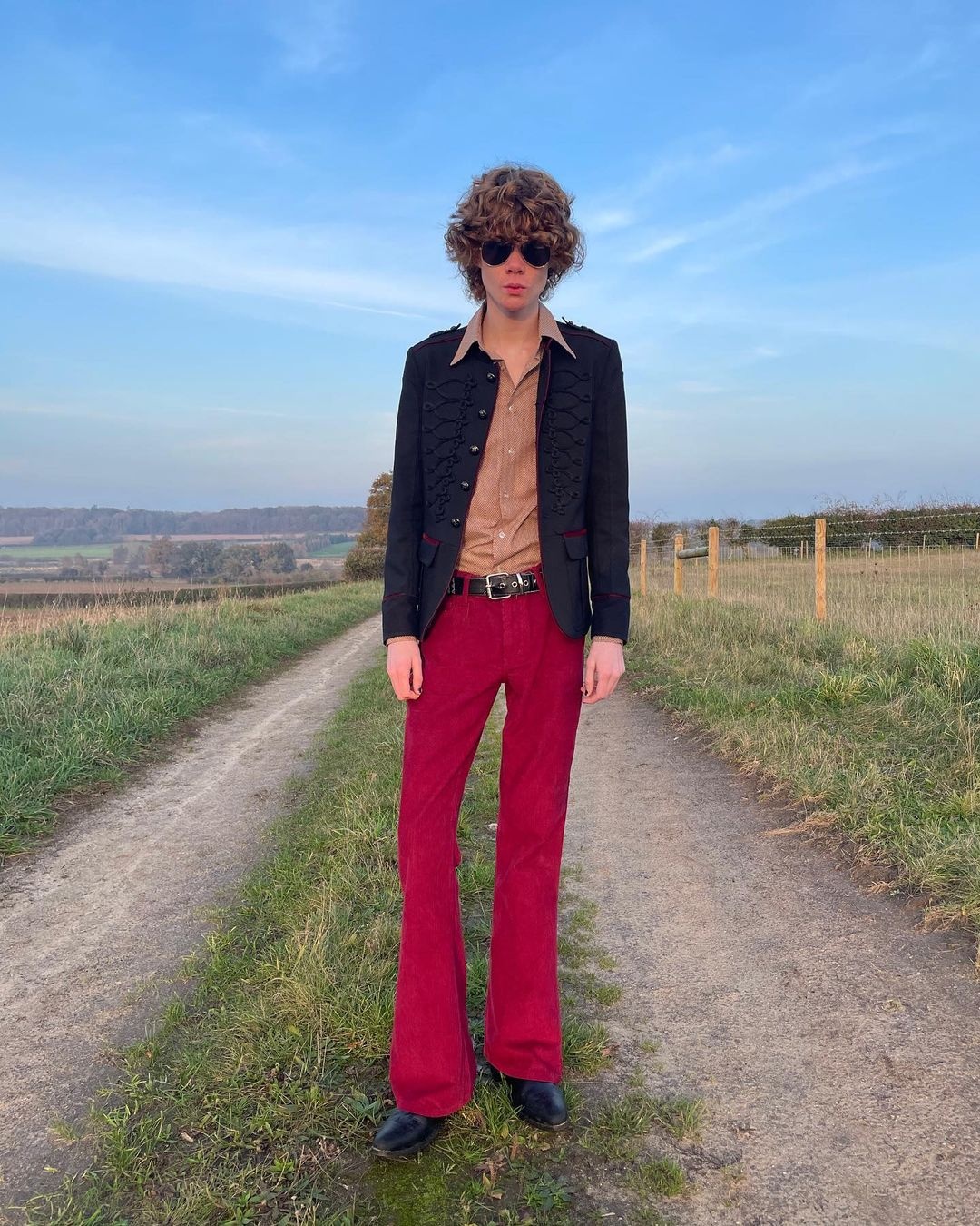 mẫu nam diễn trên đường phố ảnh 6 mau nam dien tren duong pho anh 6