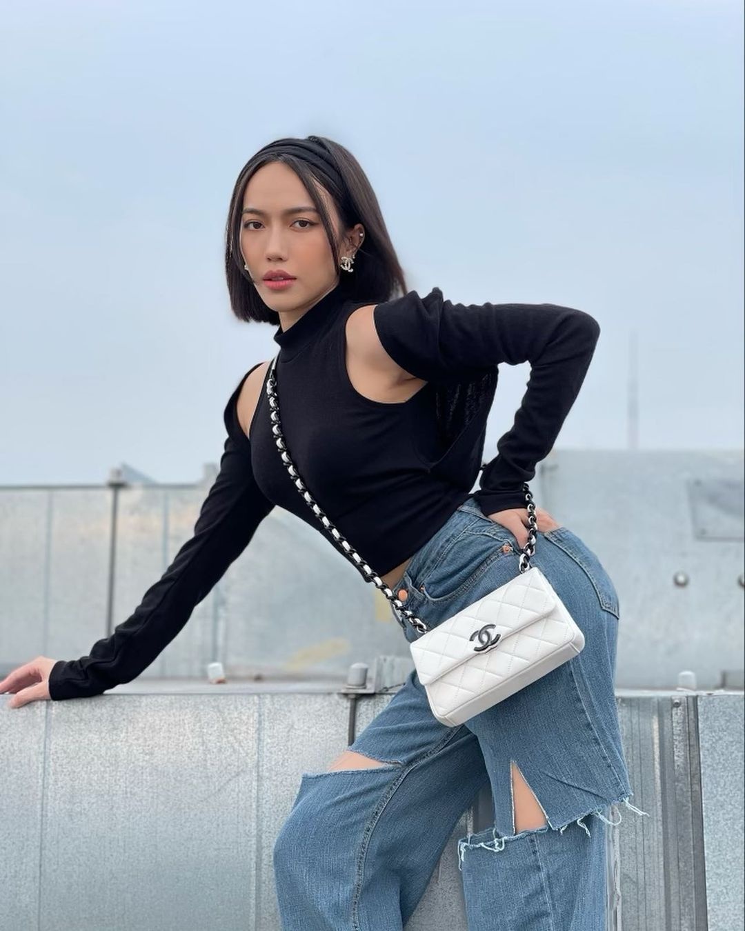 Sao Viet chuong mac do ho anh 2