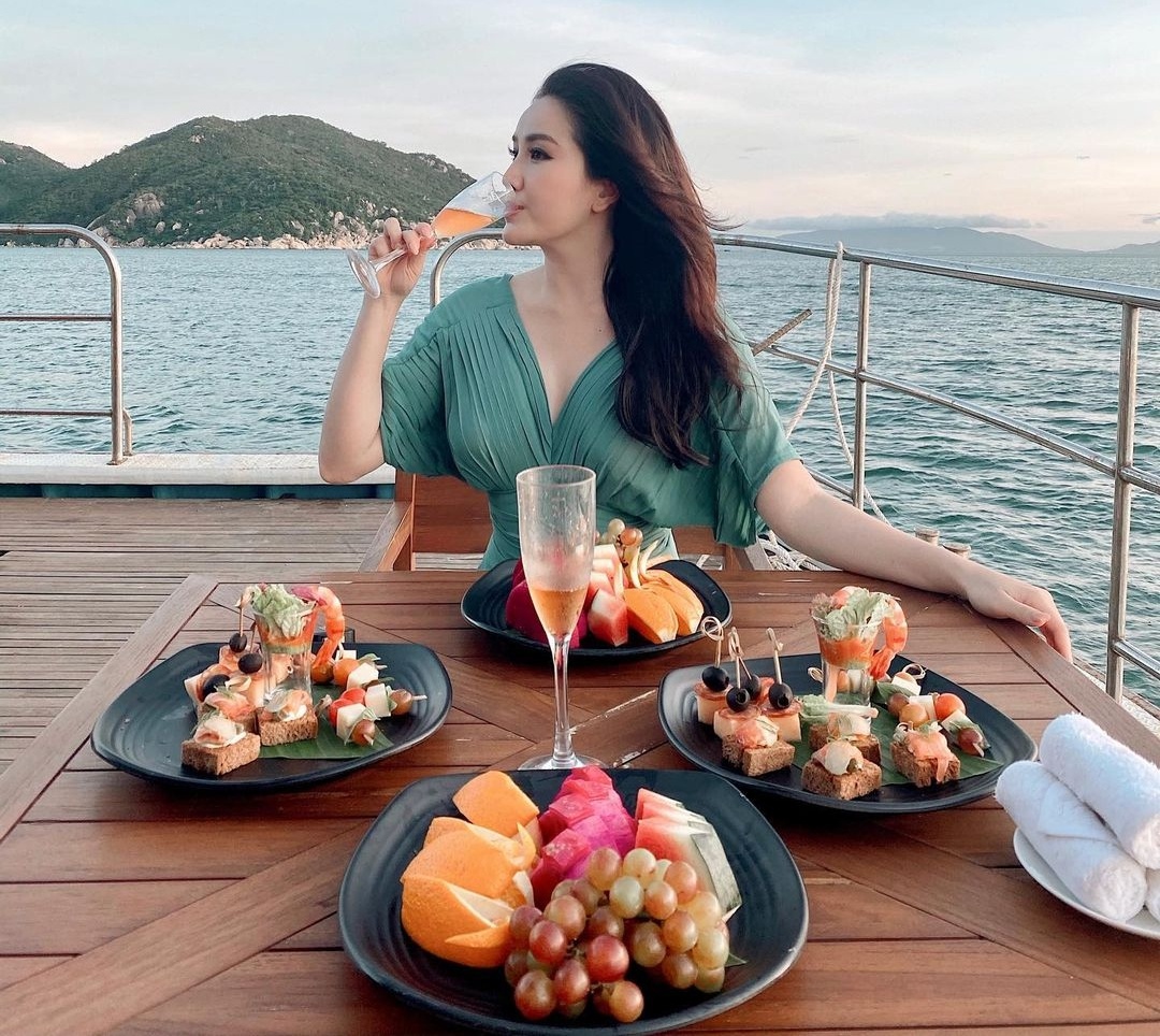 Sao Viet chuong mac do ho anh 6